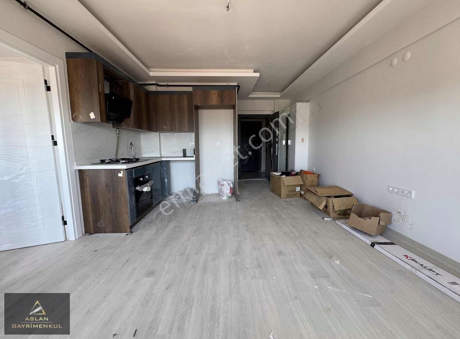 Aslan'dan Yalı Mahallesinde Deniz Manzaralı Sıfır Satılık 1+1 - Görsel 3