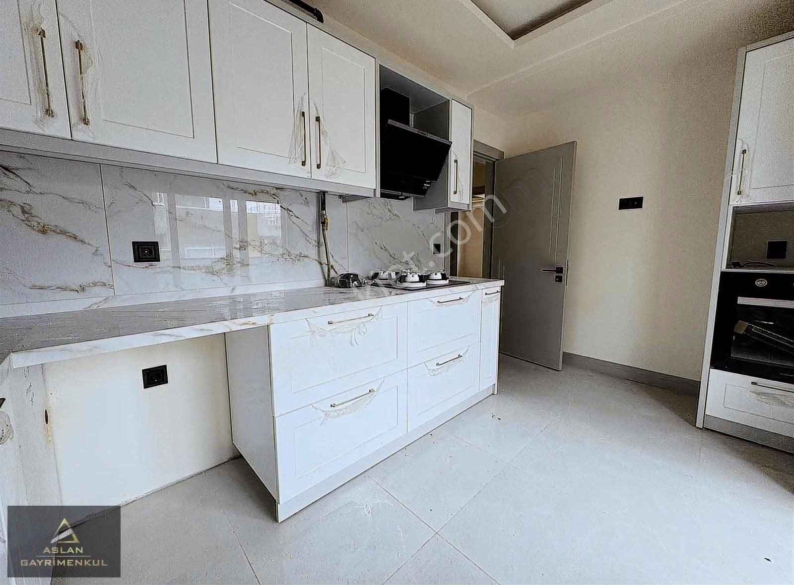 Aslan'dan Yalı'da Tramvay Yakını Satılık 3+1 Lüx Daire - Görsel 15