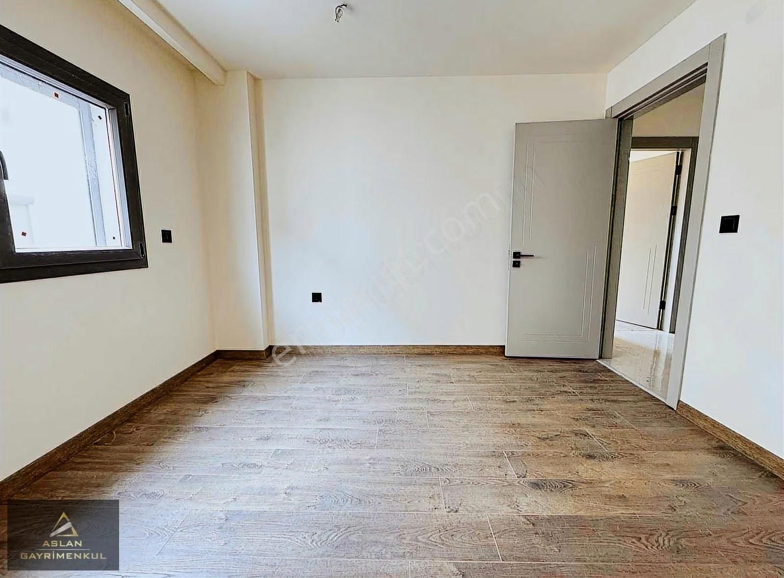 Aslan'dan Yalı'da Tramvay Yakını Satılık 3+1 Lüx Daire - Görsel 3