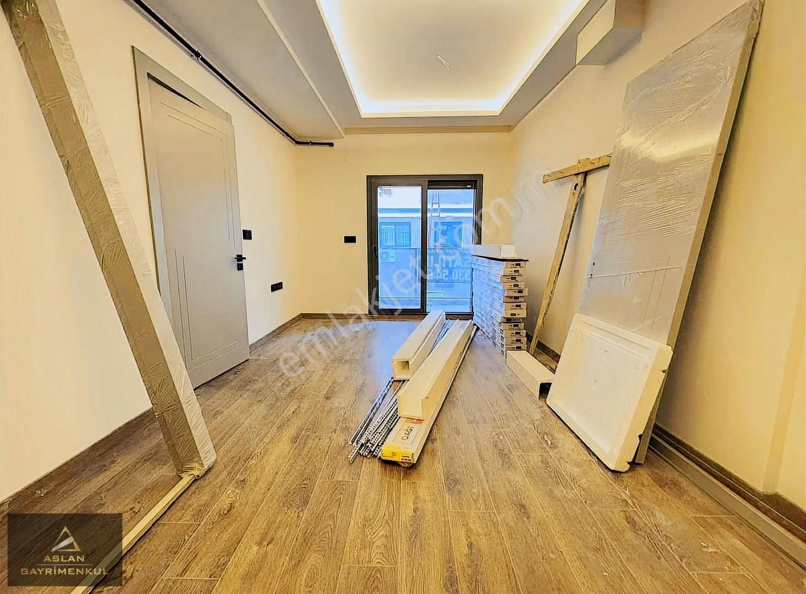 Aslan'dan Yalı'da Tramvay Yakını Satılık 1+1 Lüx Daire