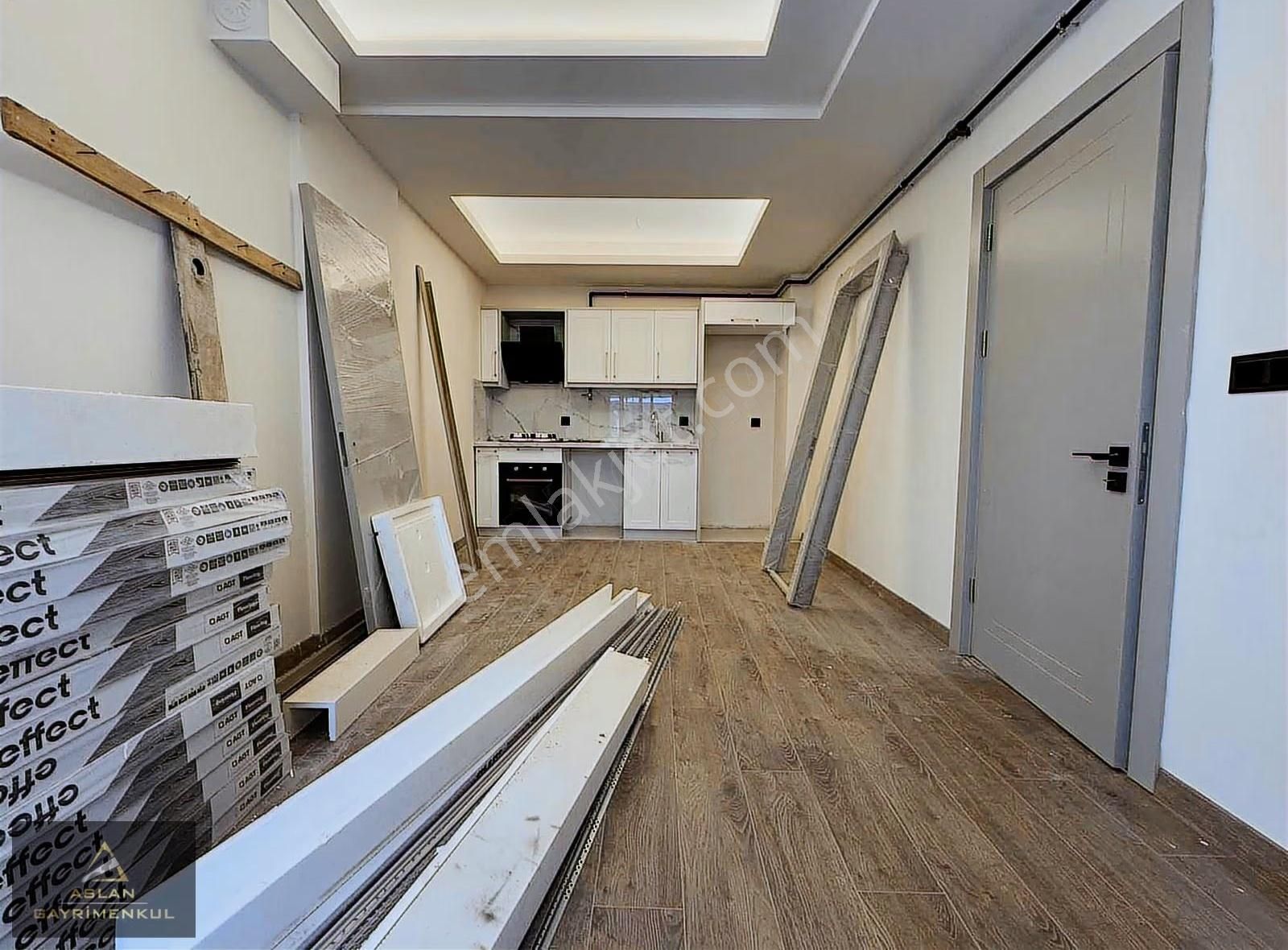 Aslan'dan Yalı'da Tramvay Yakını Satılık 1+1 Lüx Daire - Görsel 2