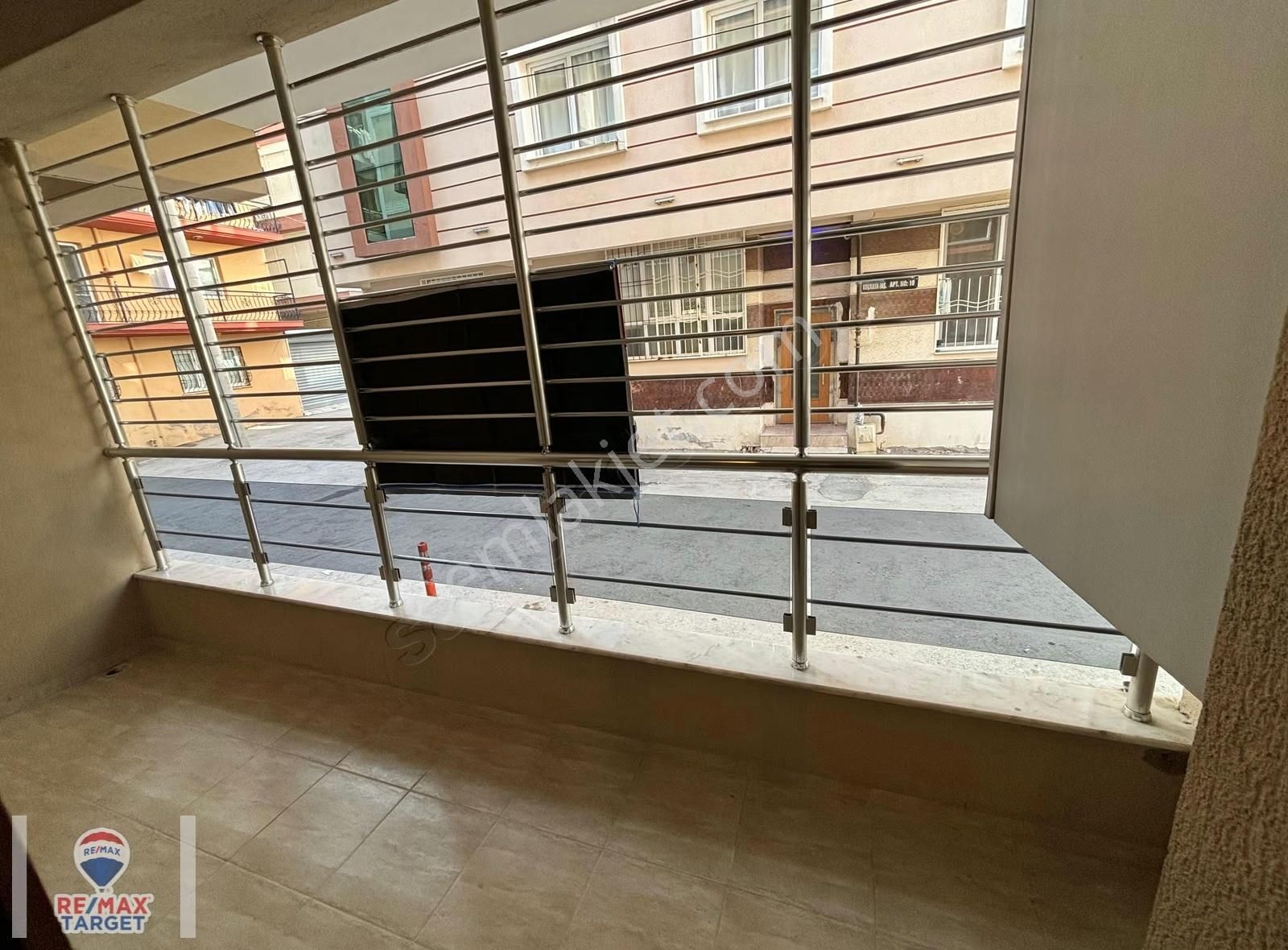 Fırsat Satılık Merkezi Konumda Eşyalı Çift Cephe Geniş 2+1 Daire - Görsel 12