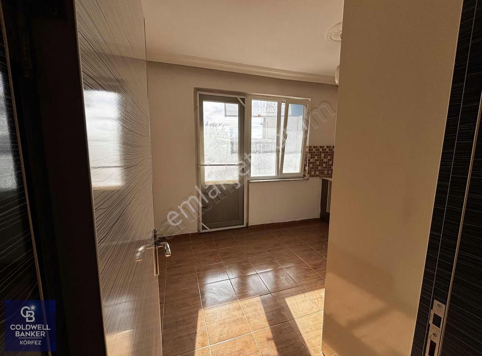 Edremit Diş Hastanesi Mevkisinde Kiralık 2+1 Ayrı Mutfak Daire - Görsel 9