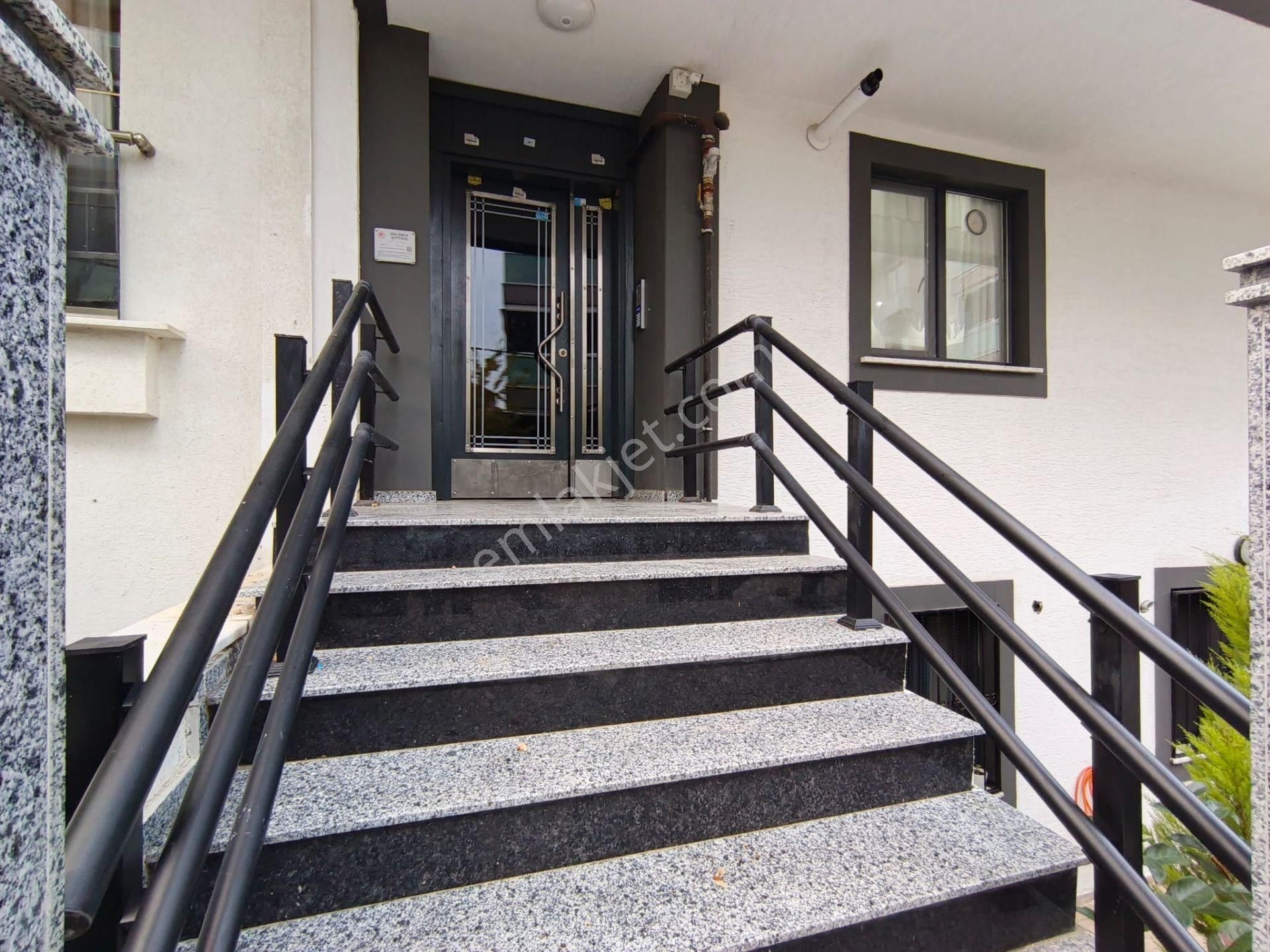 Çekmeköy Merkez Mh Satılık Ultra Lüks 5+2 220m² Çatı Dubleks - Görsel 3