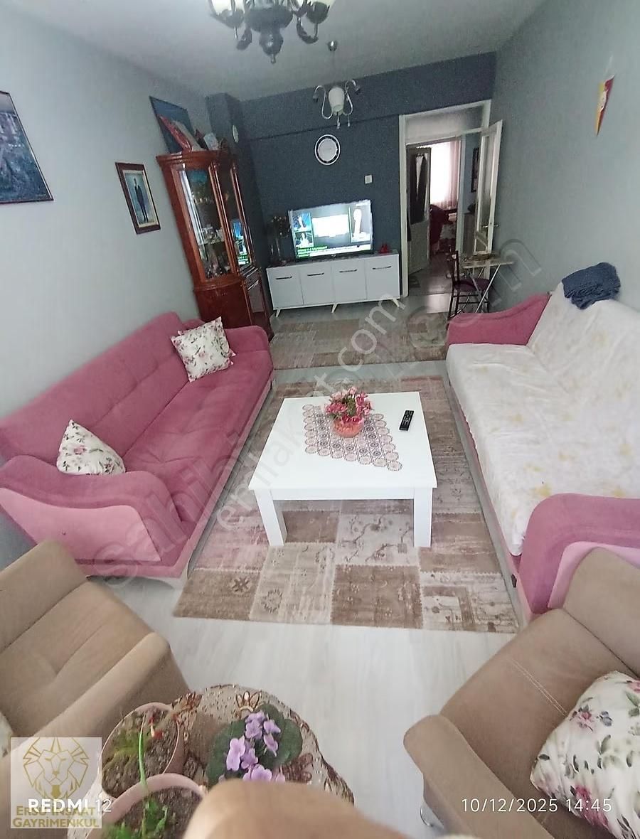 Ersü'den Yıldız Caddesi,merkez Camii Yakını Doğalgazlı 3+1 - Görsel 2