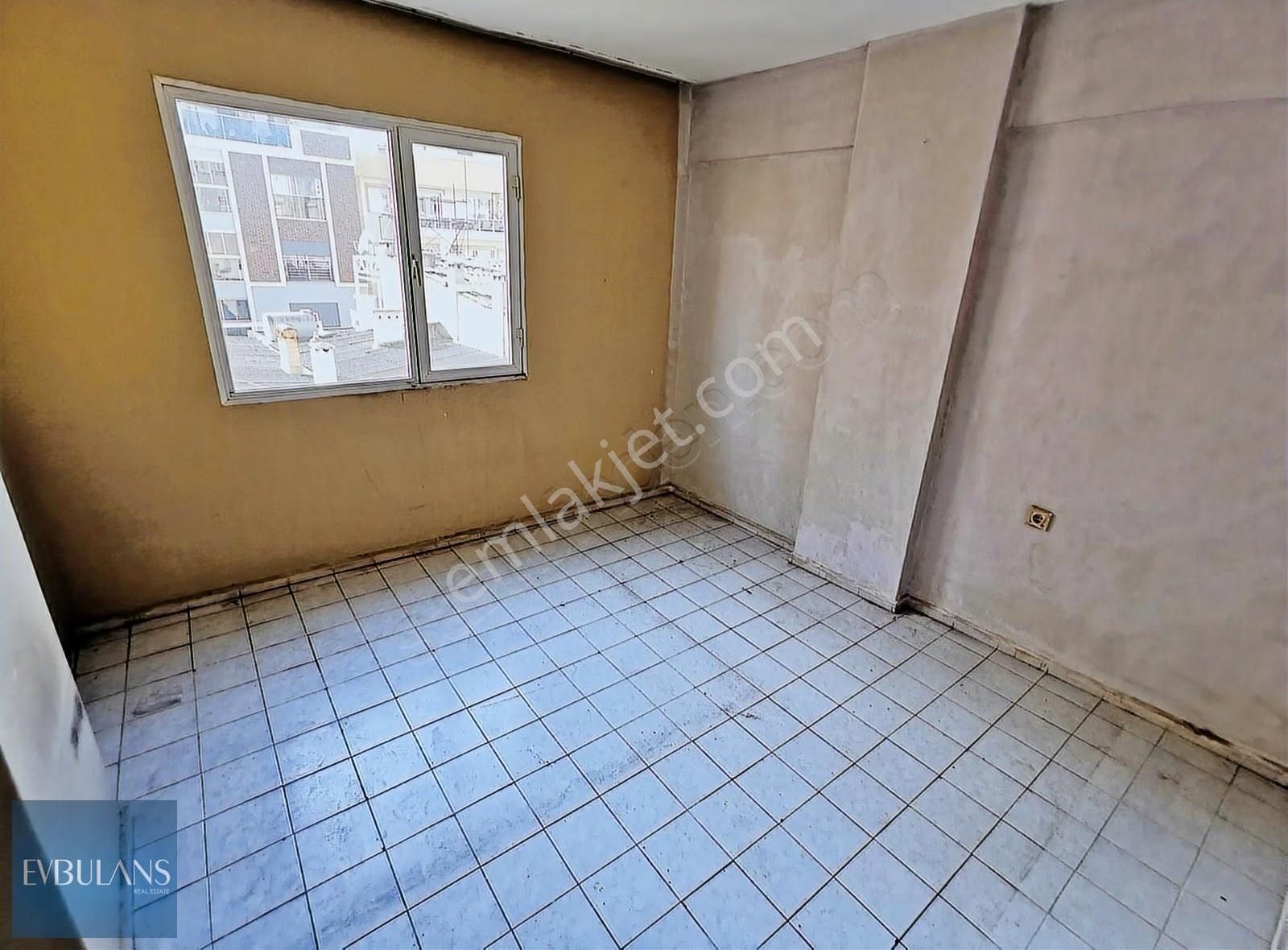 Nergiz Çarşı İçerisinde Geniş Sokak Ara Kat 2+1 Daire - Görsel 13