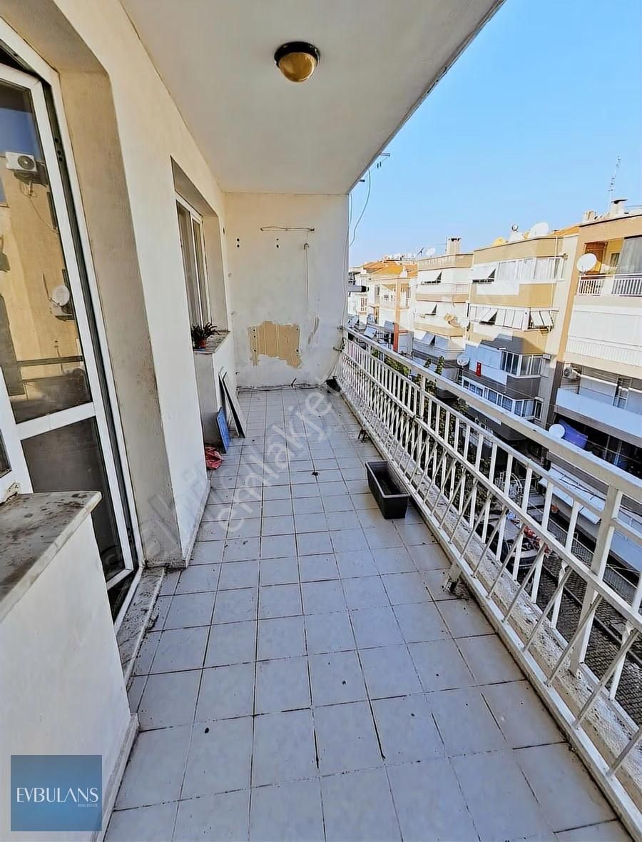 Nergiz Çarşı İçerisinde Geniş Sokak Ara Kat 2+1 Daire