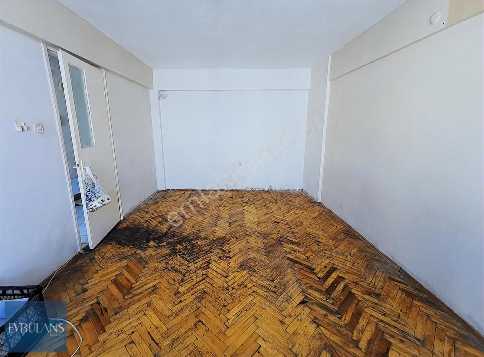 Nergiz Çarşı İçerisinde Geniş Sokak Ara Kat 2+1 Daire - Görsel 6