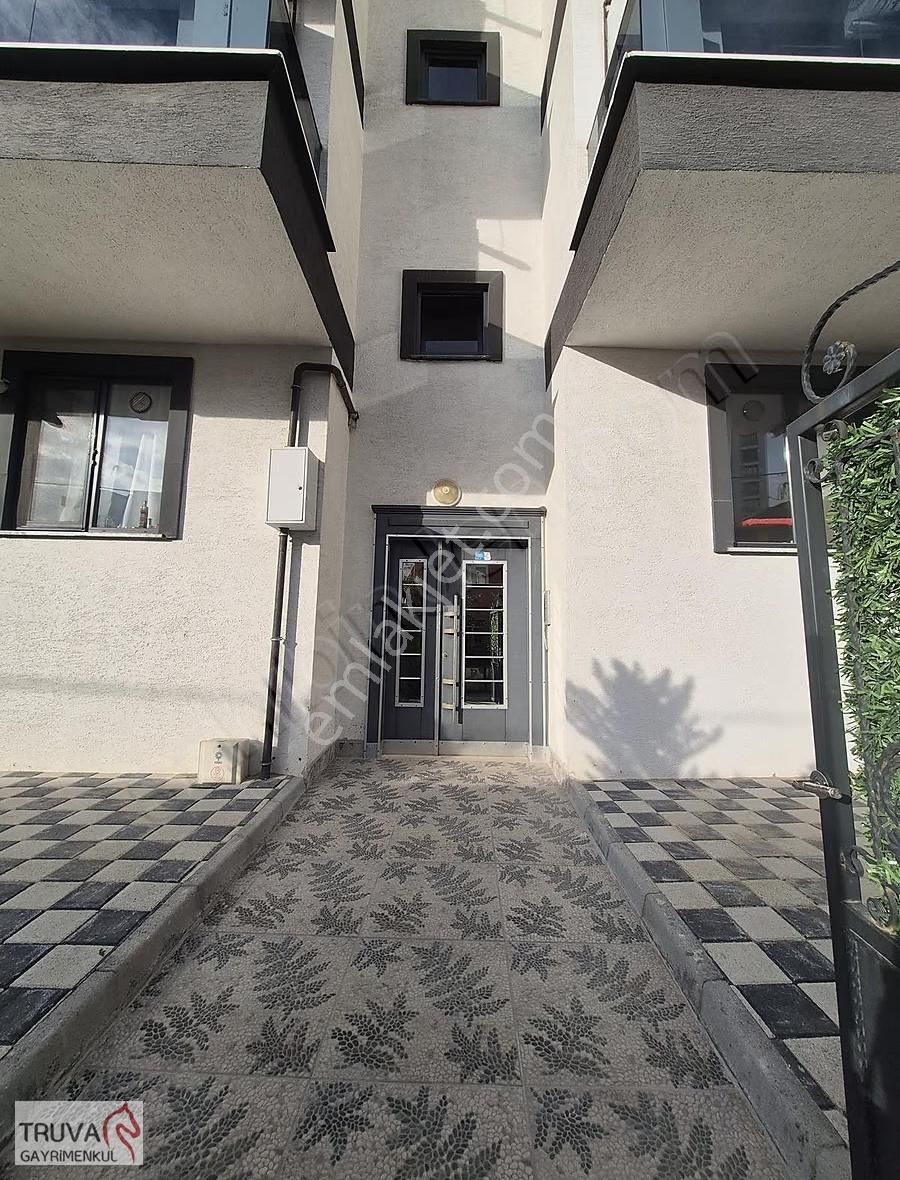 Pendik Bahçelievler Mah 2+1 Ara Kat, Balkonlu Satılık Daire - Görsel 2