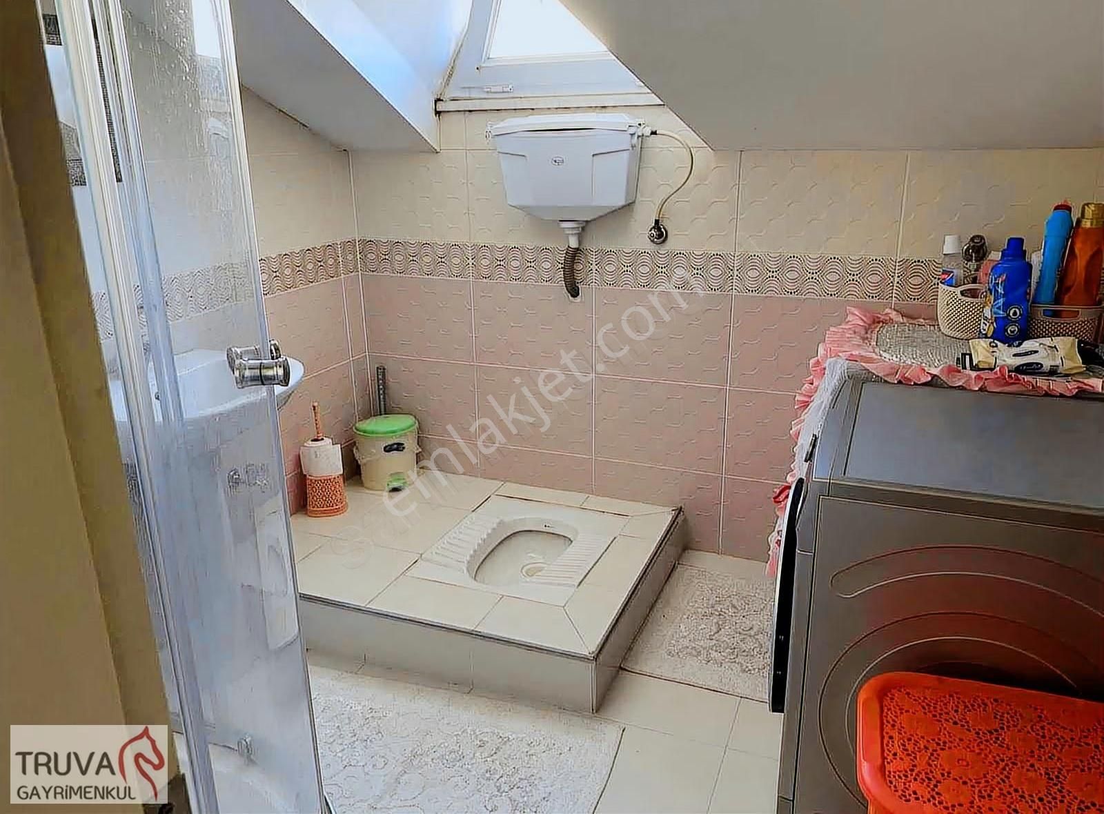 Esenler Mahallesinde Teraslı Çift Wcli 2+2 Dublex Daire - Görsel 14
