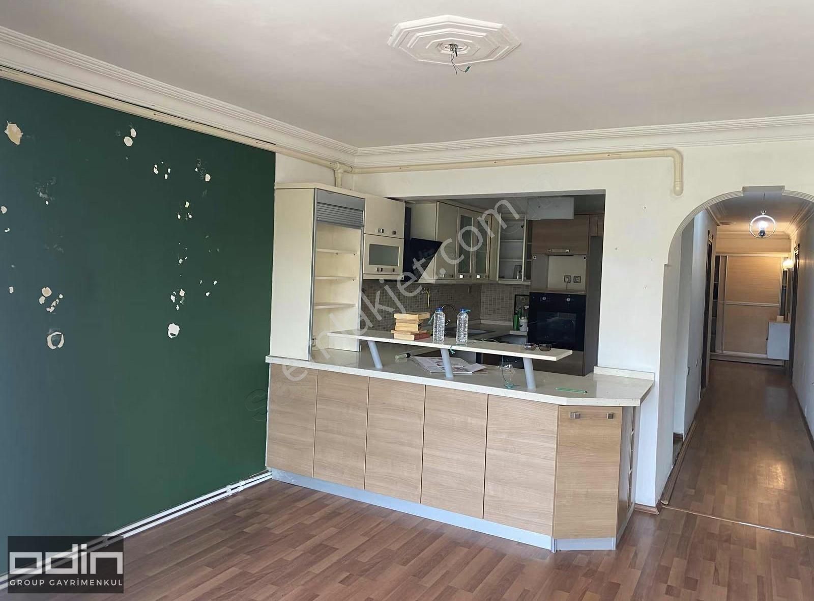 Odin'den Edremt Park Karşısı Denizbank Üstü 2+1 Daire Kiralık