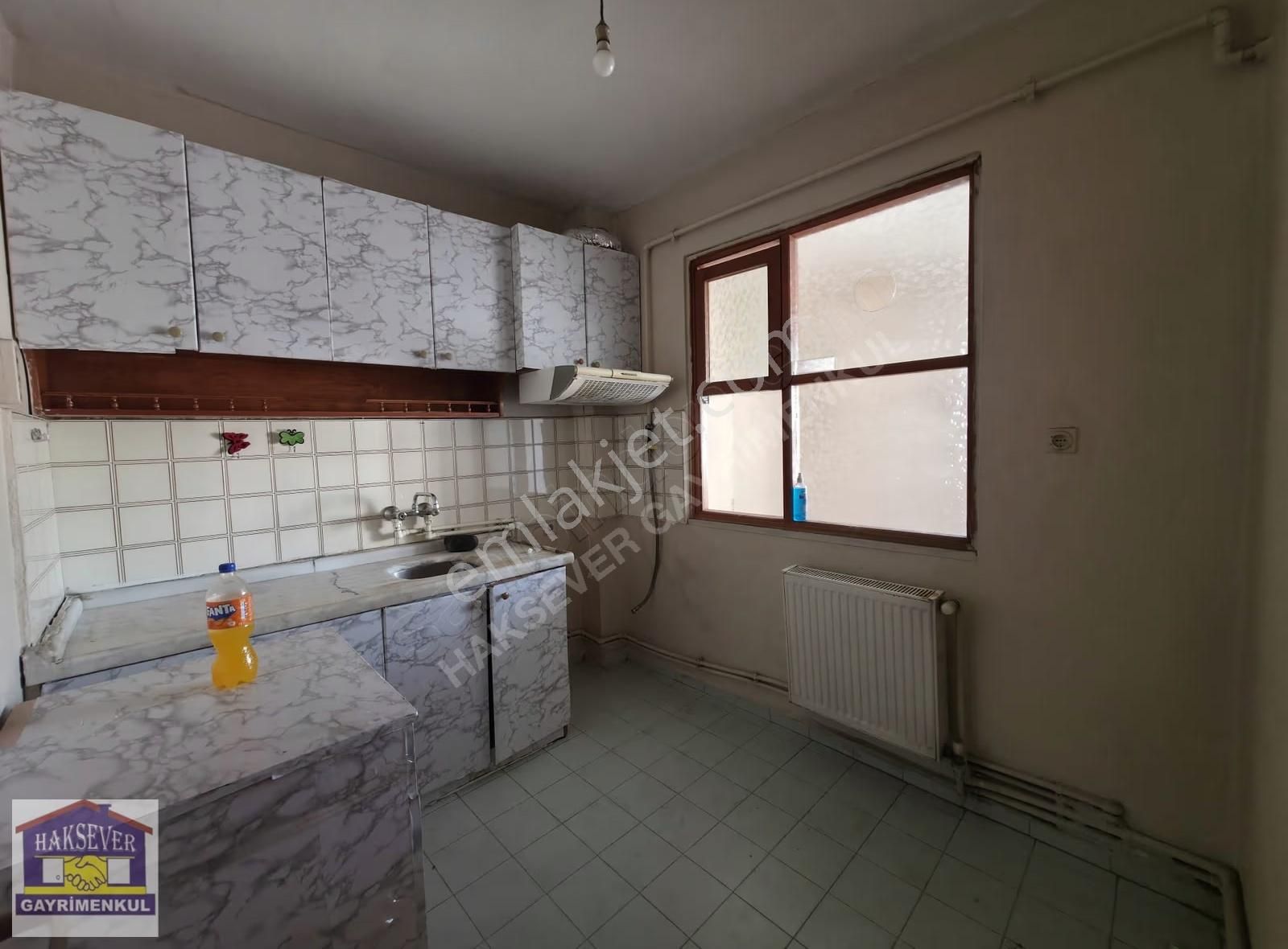 Haksever'den Satılık Geniş 3 Balkonlu 3+1 Ulaşıma Yakın 3.kat - Görsel 2