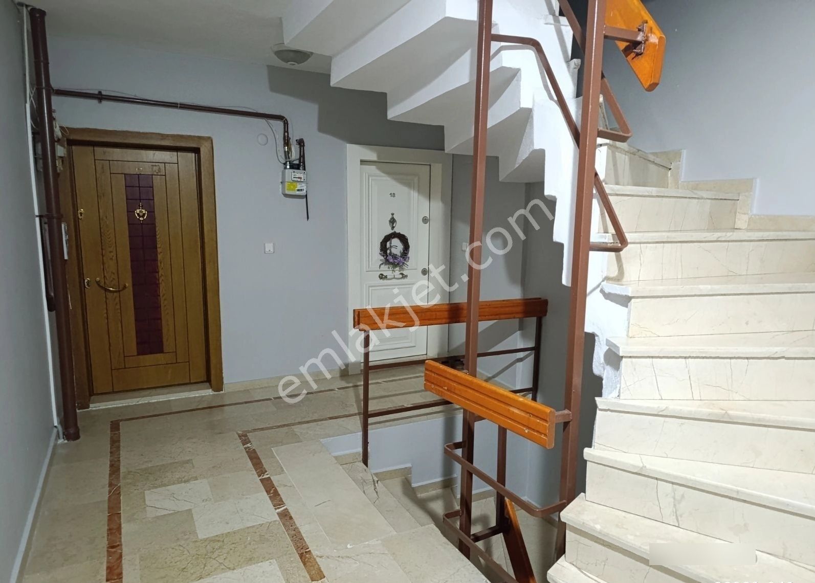 Esenyurt Barbaros Da 3+1 Daire 150 M2 Site De 22 Yıllık - Görsel 4