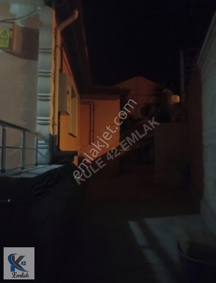 Yunak Karataş Mahallesinde Güzel Konumda Müstakil Bahçeli Ev - Görsel 26