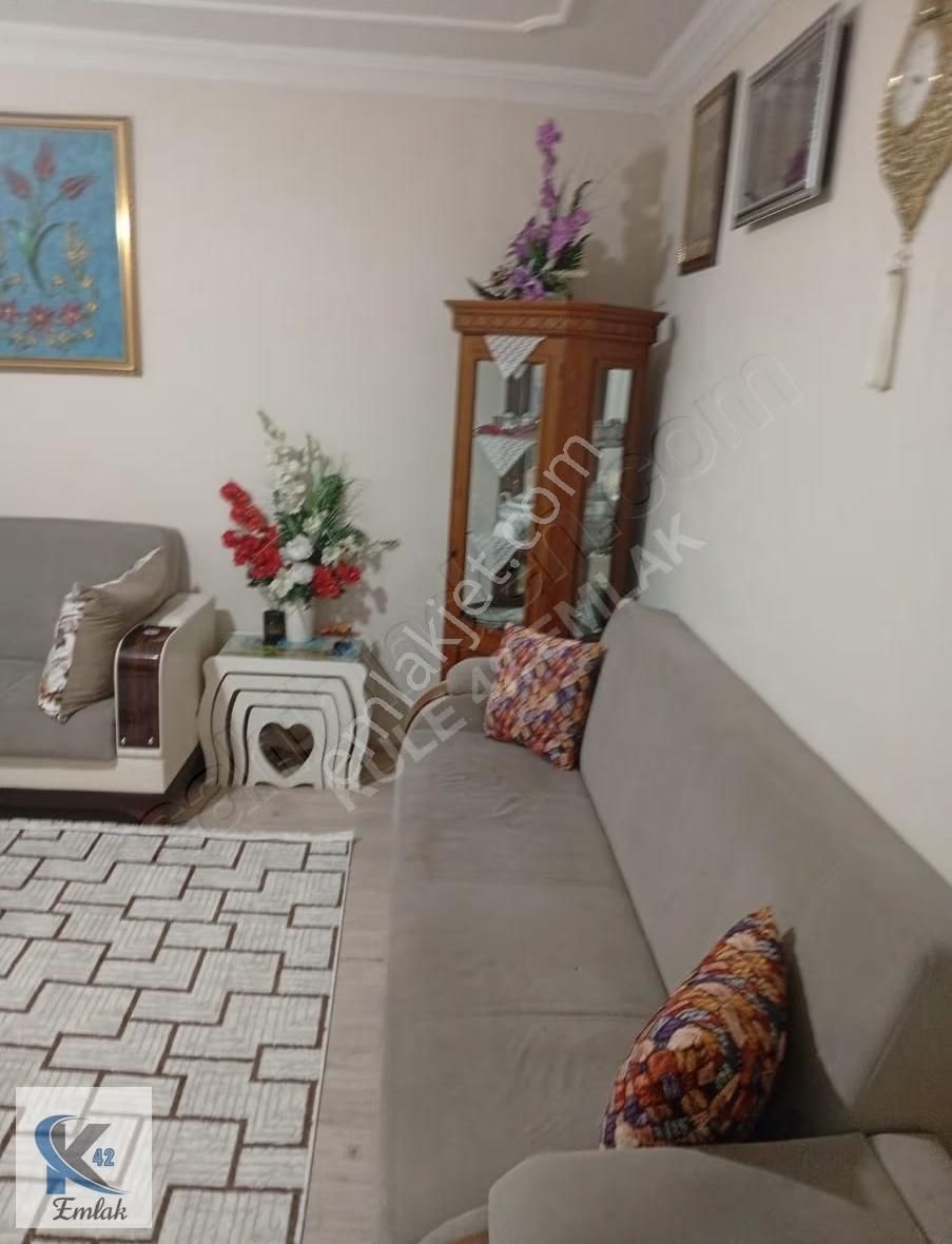 Yunak Karataş Mahallesinde Güzel Konumda Müstakil Bahçeli Ev - Görsel 7