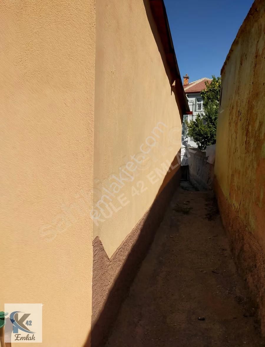 Yunak Karataş Mahallesinde Güzel Konumda Müstakil Bahçeli Ev - Görsel 15