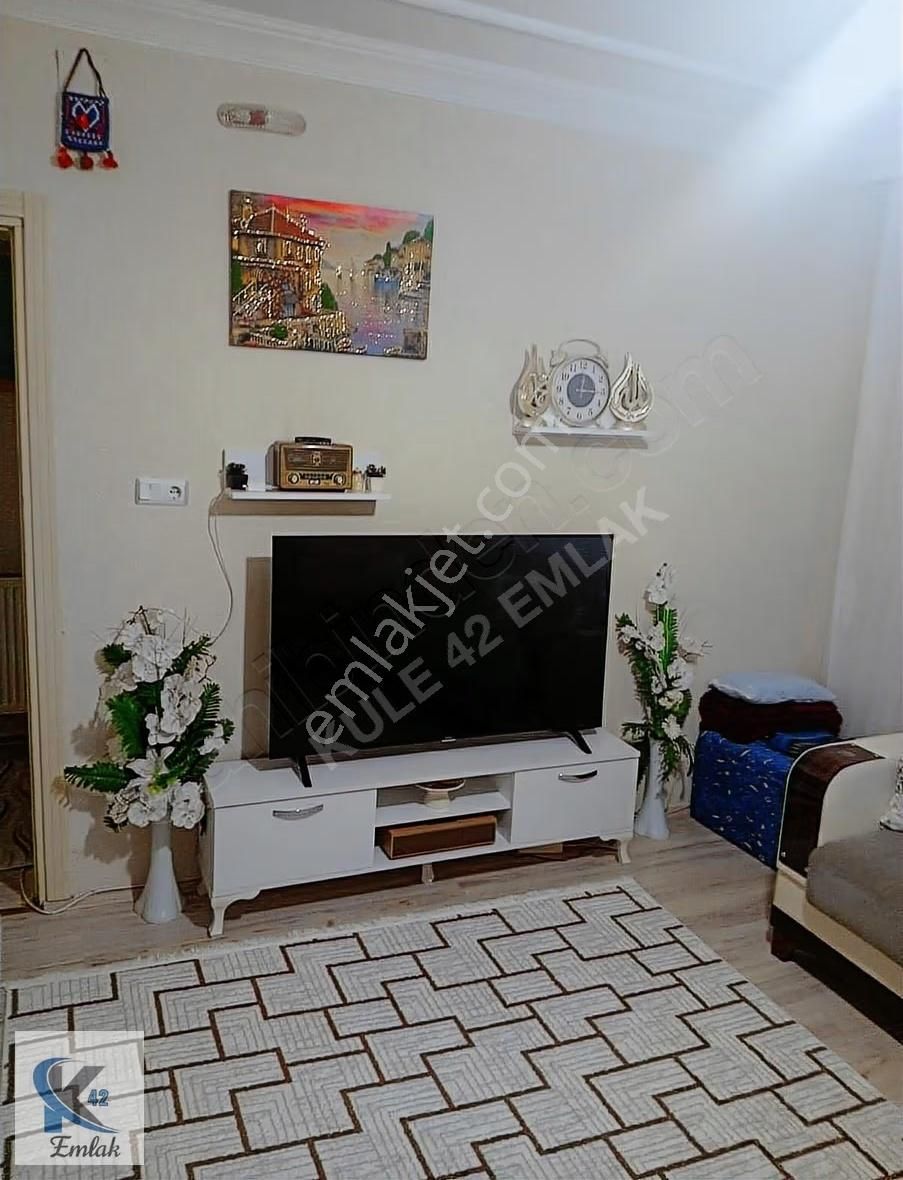 Yunak Karataş Mahallesinde Güzel Konumda Müstakil Bahçeli Ev - Görsel 8