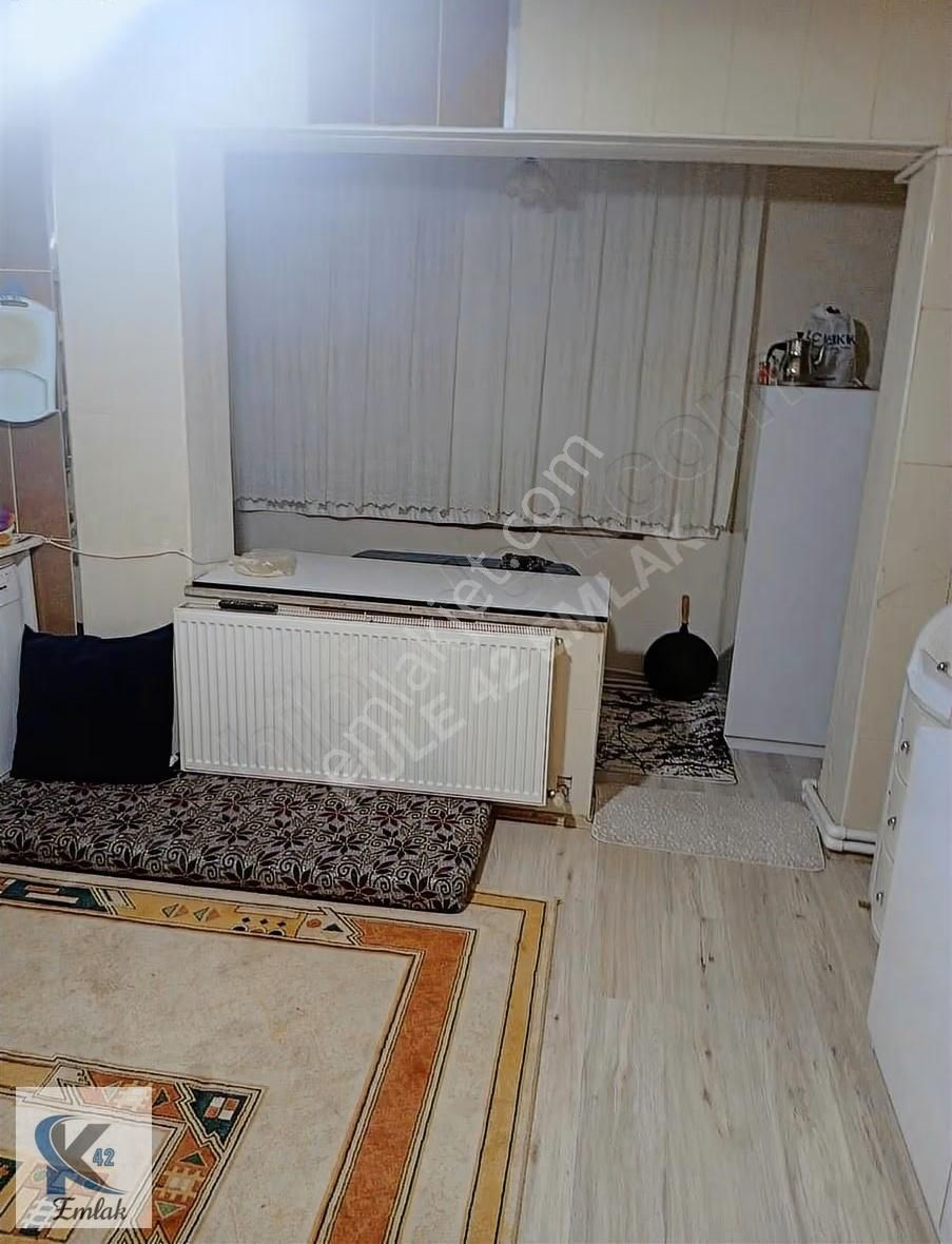 Yunak Karataş Mahallesinde Güzel Konumda Müstakil Bahçeli Ev - Görsel 31