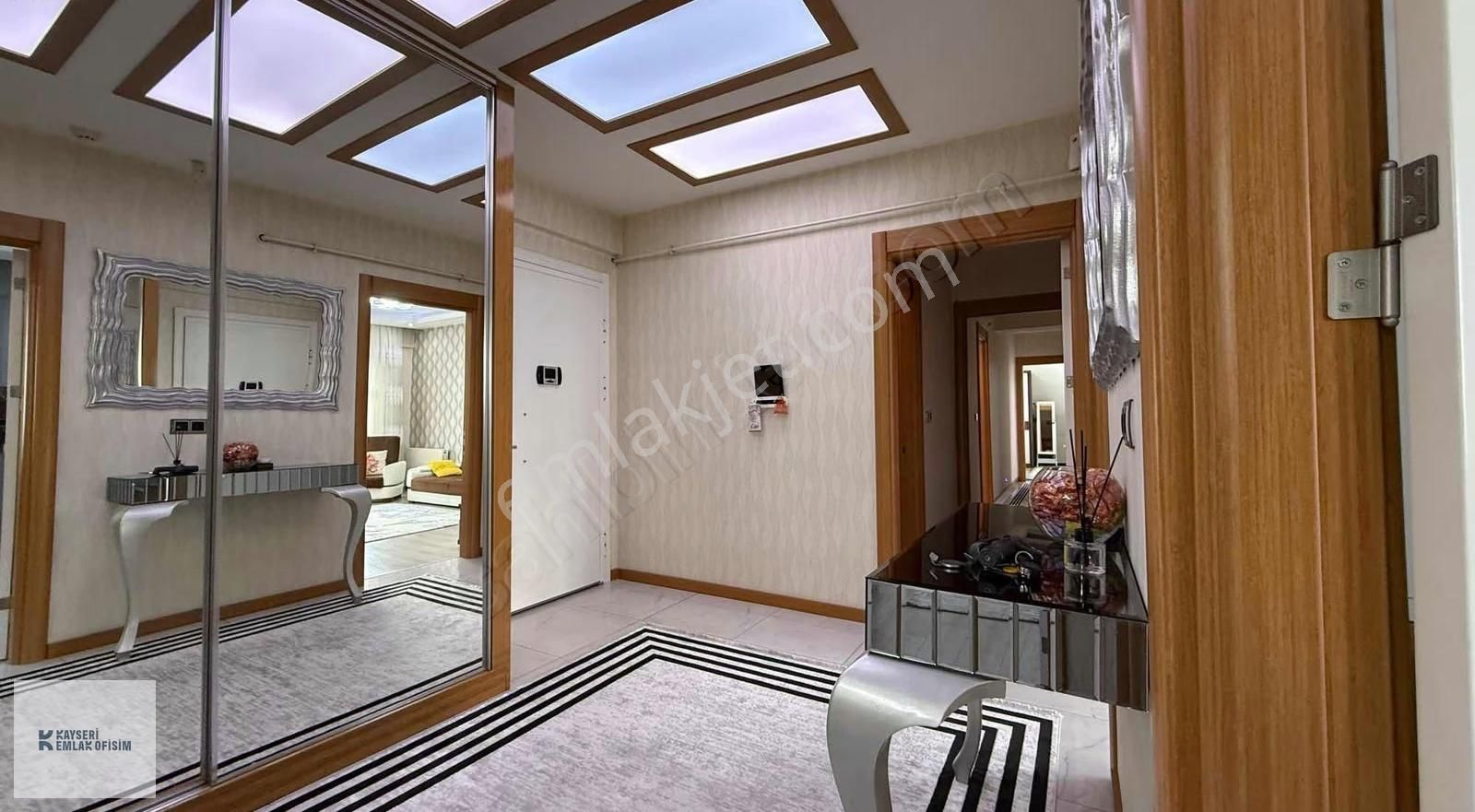 Yakut Mah. 4+1 170 M2 Ekstra Teraslı Geniş Ve Ferah Daire - Görsel 16