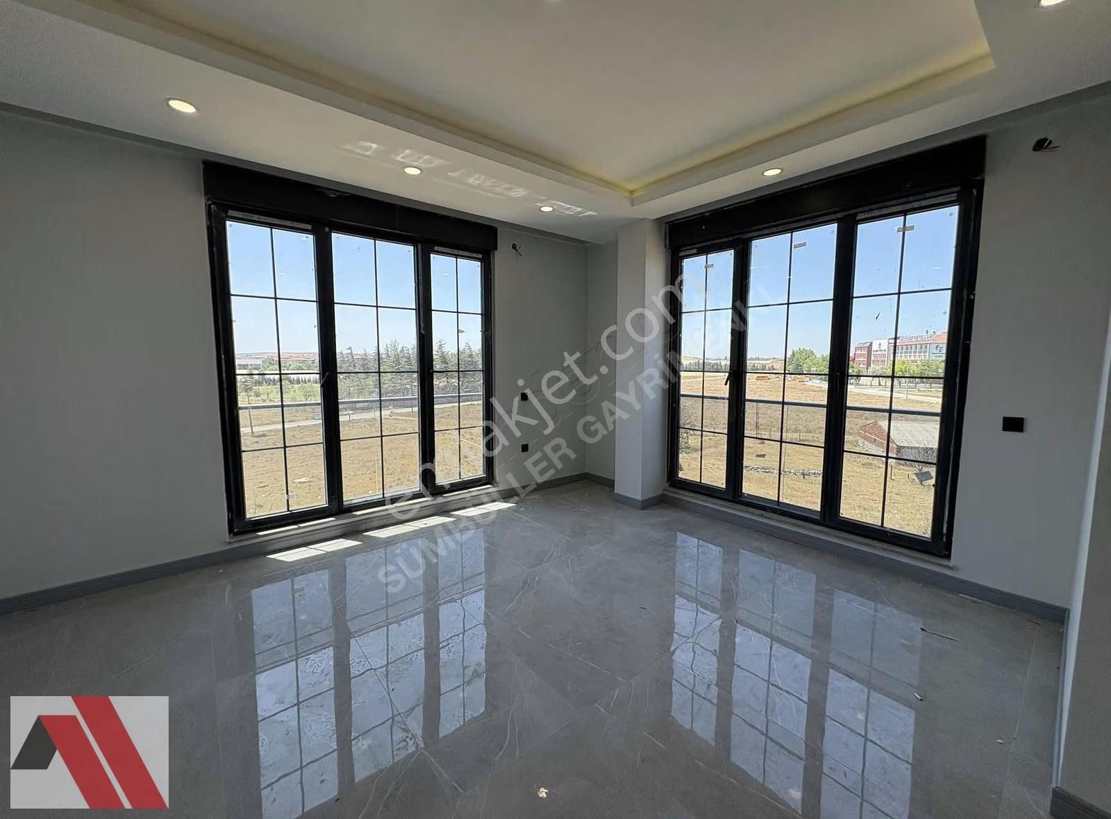 Sümbüller'den Amerikan Mutfaklı Gün Boyu Manzaralı Lüx 3+1 - Görsel 7