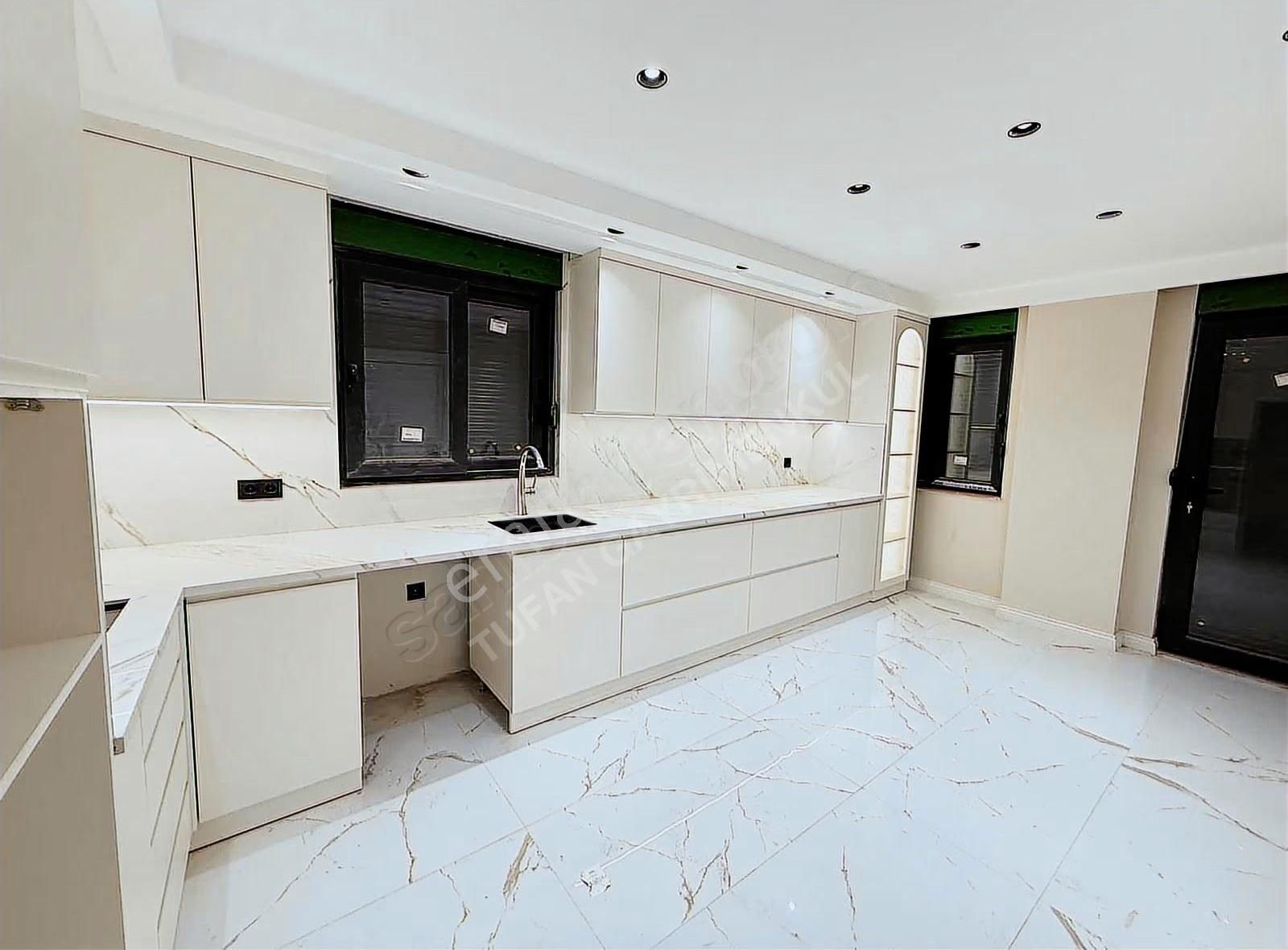 Irmağa Yakın | 4+1 Dubleks | 3 Banyo | Ayrı Mutfak | Özel Garaj - Görsel 9