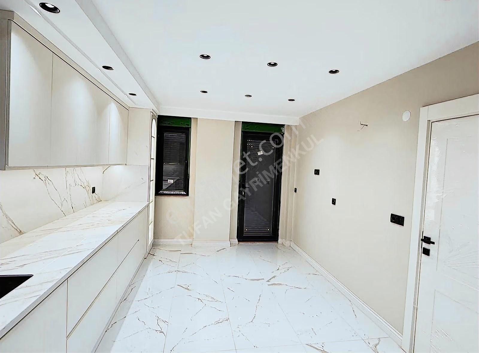 Irmağa Yakın | 4+1 Dubleks | 3 Banyo | Ayrı Mutfak | Özel Garaj - Görsel 32