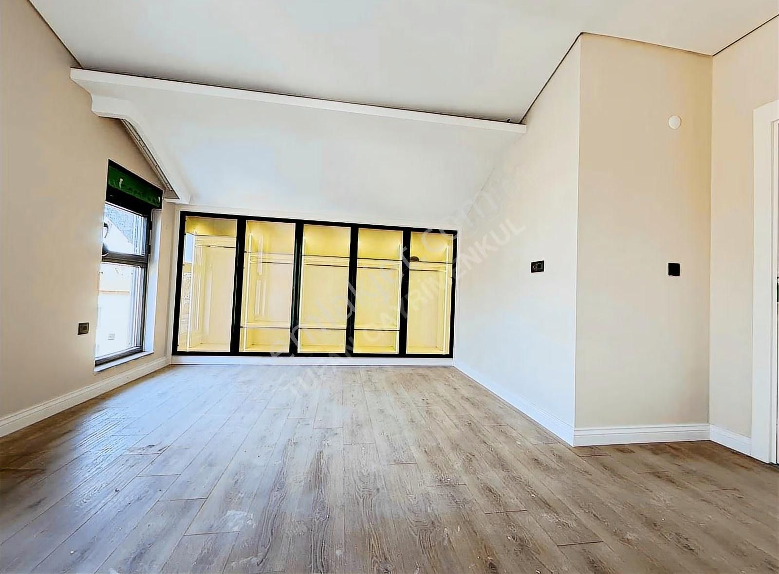 Irmağa Yakın | 4+1 Dubleks | 3 Banyo | Ayrı Mutfak | Özel Garaj - Görsel 12