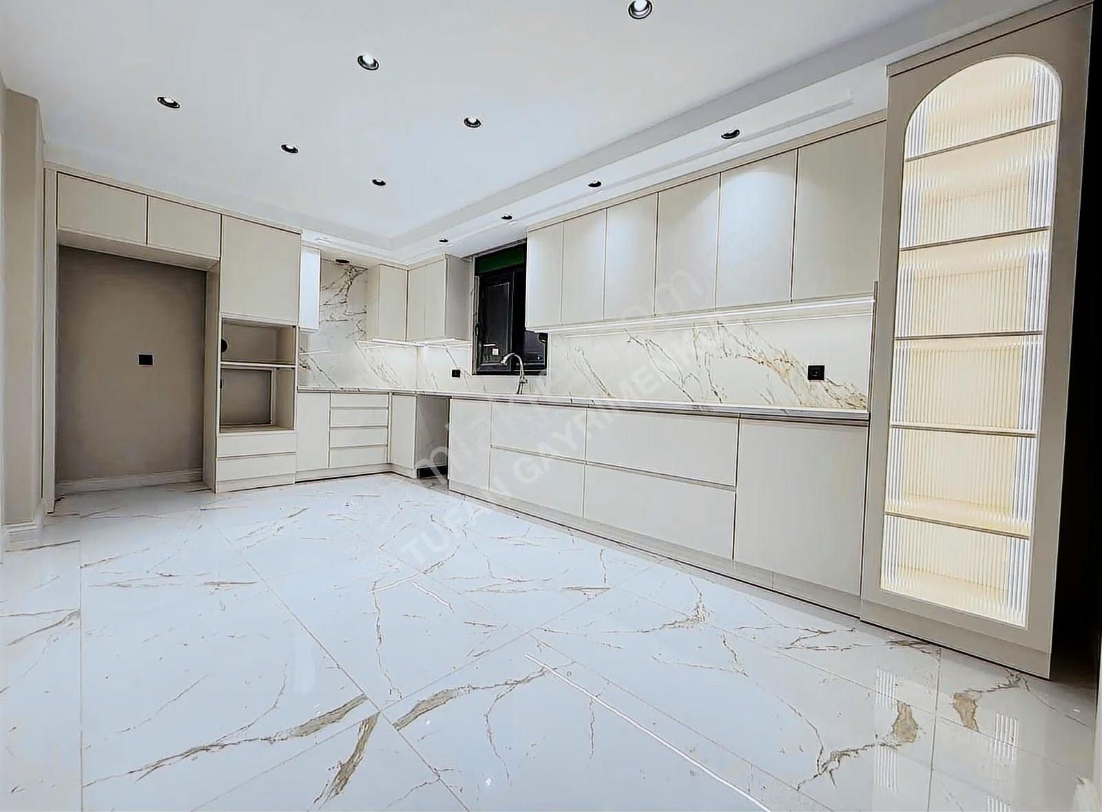 Irmağa Yakın | 4+1 Dubleks | 3 Banyo | Ayrı Mutfak | Özel Garaj