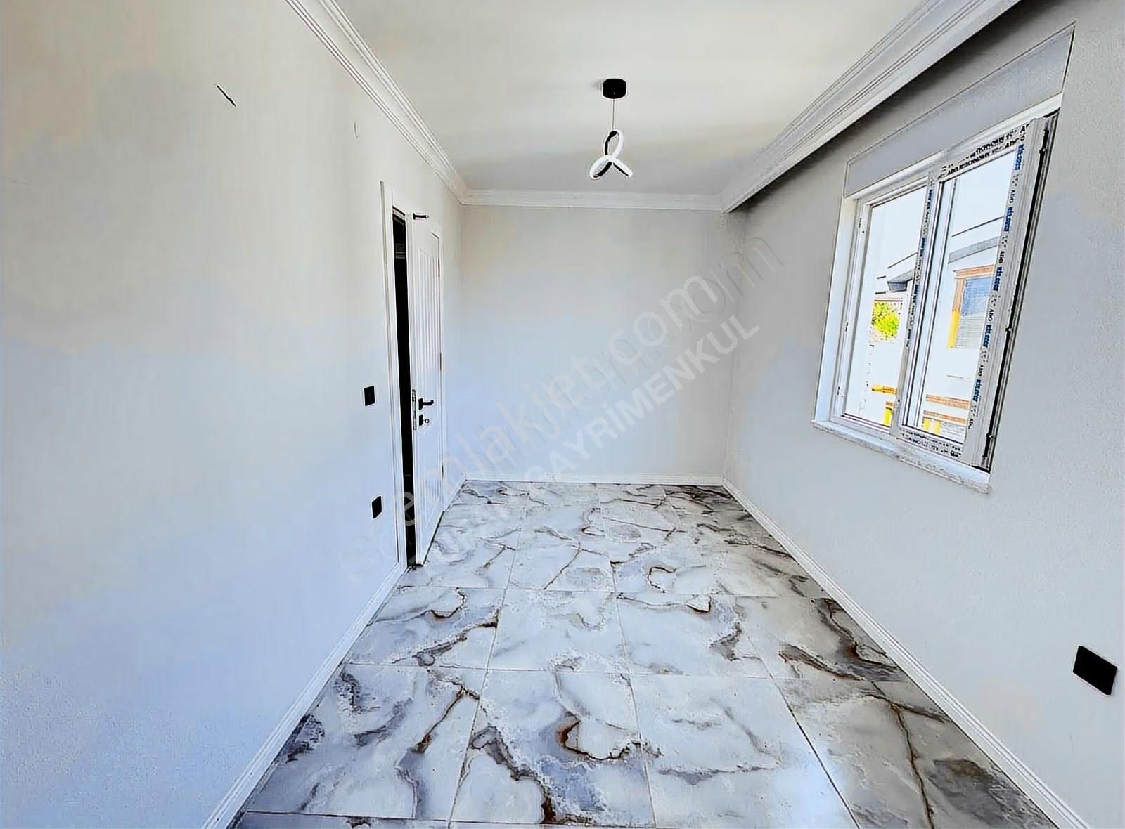 Ilıca Merkezde Kiralık Havuzlı Sıfır 3+1 Dubleks - Görsel 9