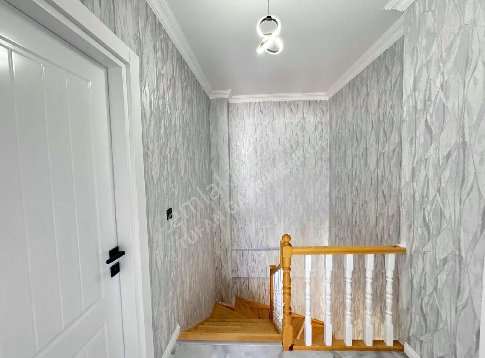 Ilıca Merkezde Kiralık Havuzlı Sıfır 3+1 Dubleks - Görsel 15