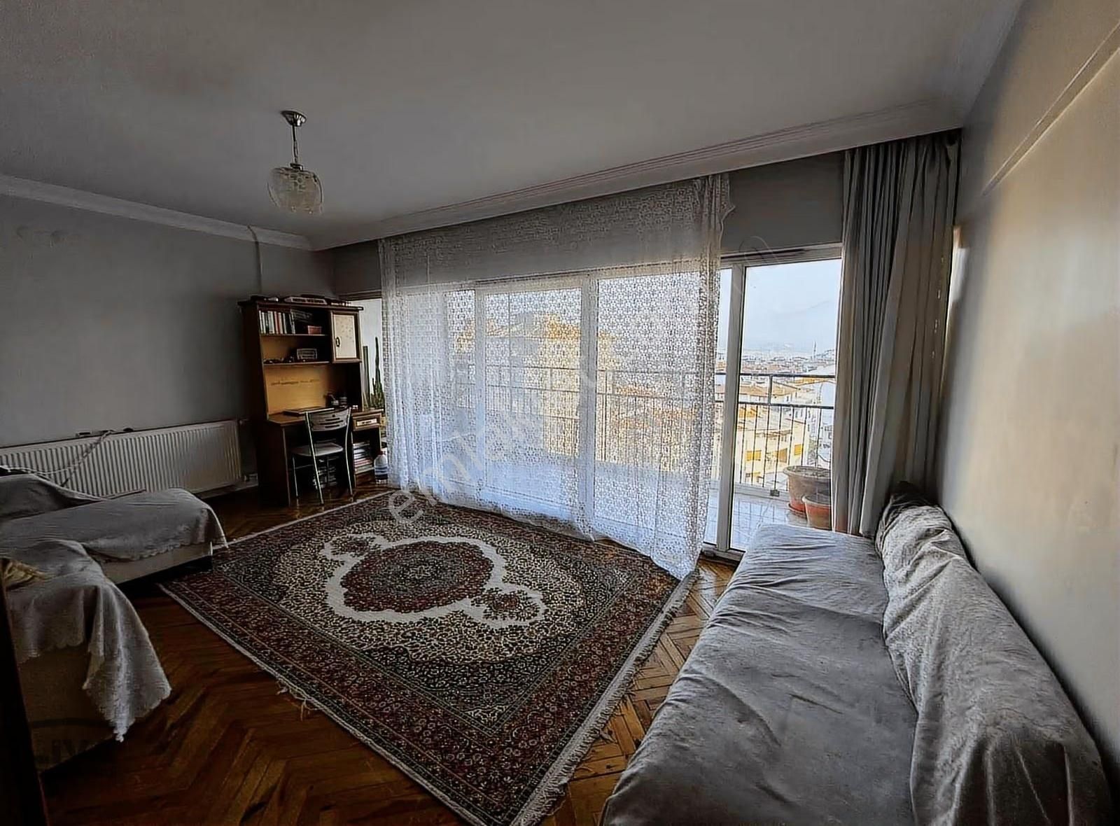 Liva'dan Pelitlibağda 4+1 200 M2 Fırsat Daire - Görsel 5