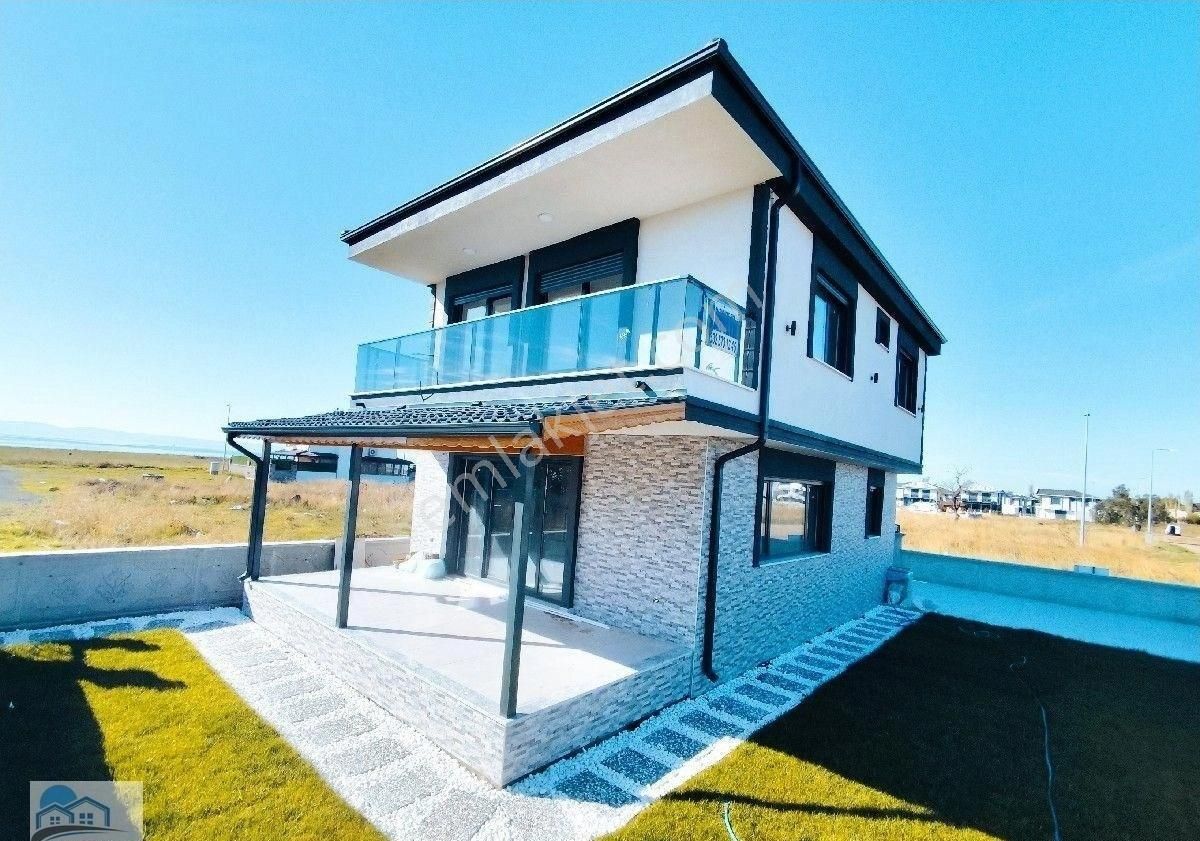 🏖️marinadan Köşe Konumlu Müstakil Bahçeli Lüks Villalar (denize 200 Metre)