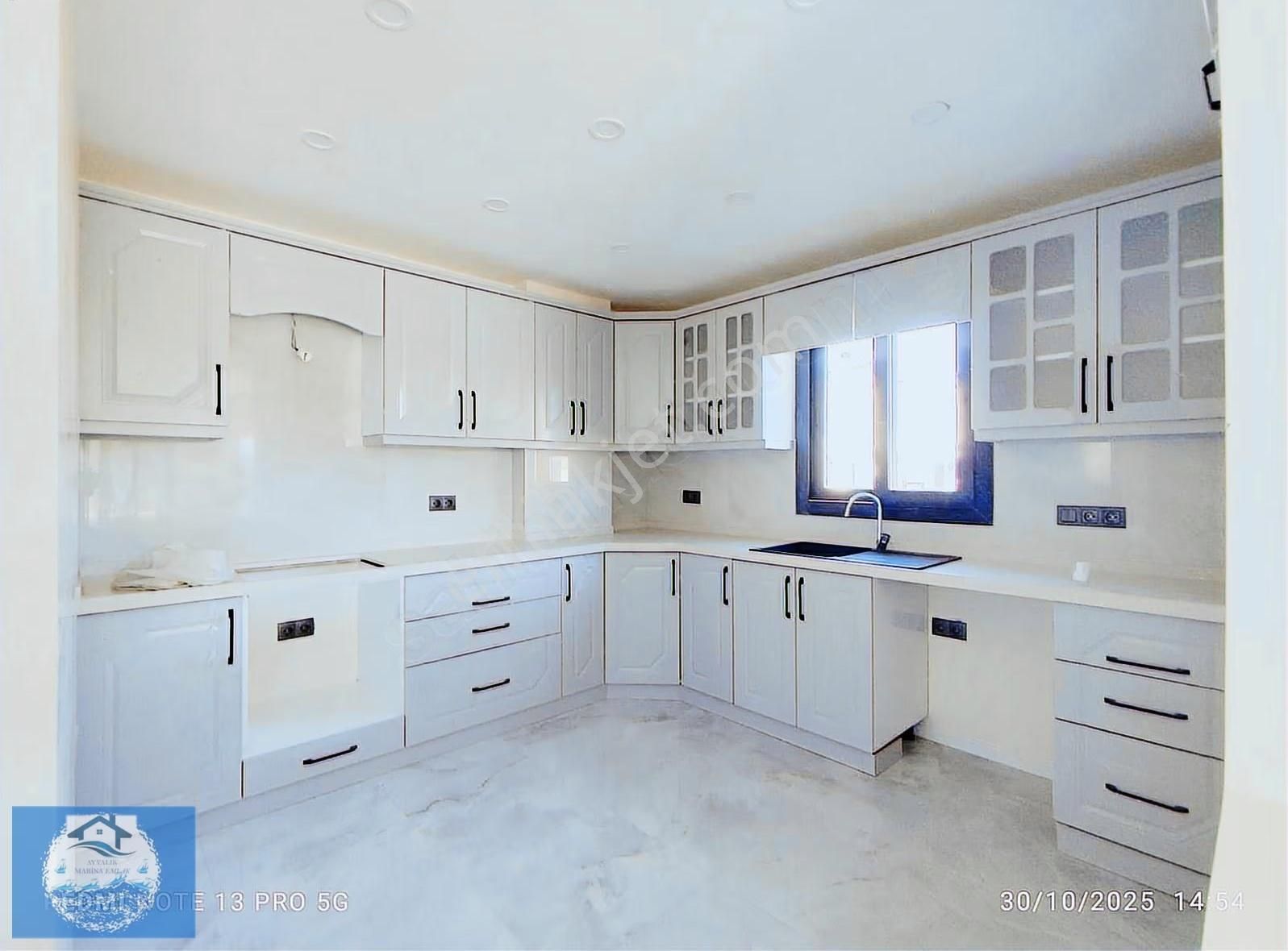 ️marinadan Geniş Bahçeli Köşe Konumlu Lüks Villalar (fırsat) - Görsel 9