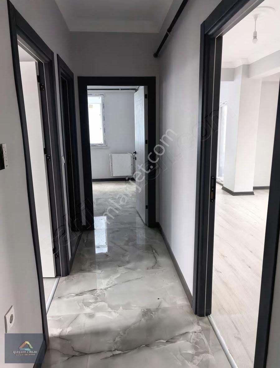 Sultanbeyli Mimar Sinan Mahallesi Satılık Ara Kat 2+1 Lüks Daire - Görsel 2