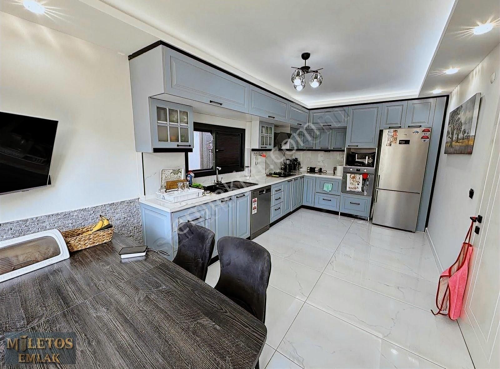 Didim Efeler'de Merkezde 4+1 Ayrı Mutfak Tam Müstakil Tripleks - Görsel 35