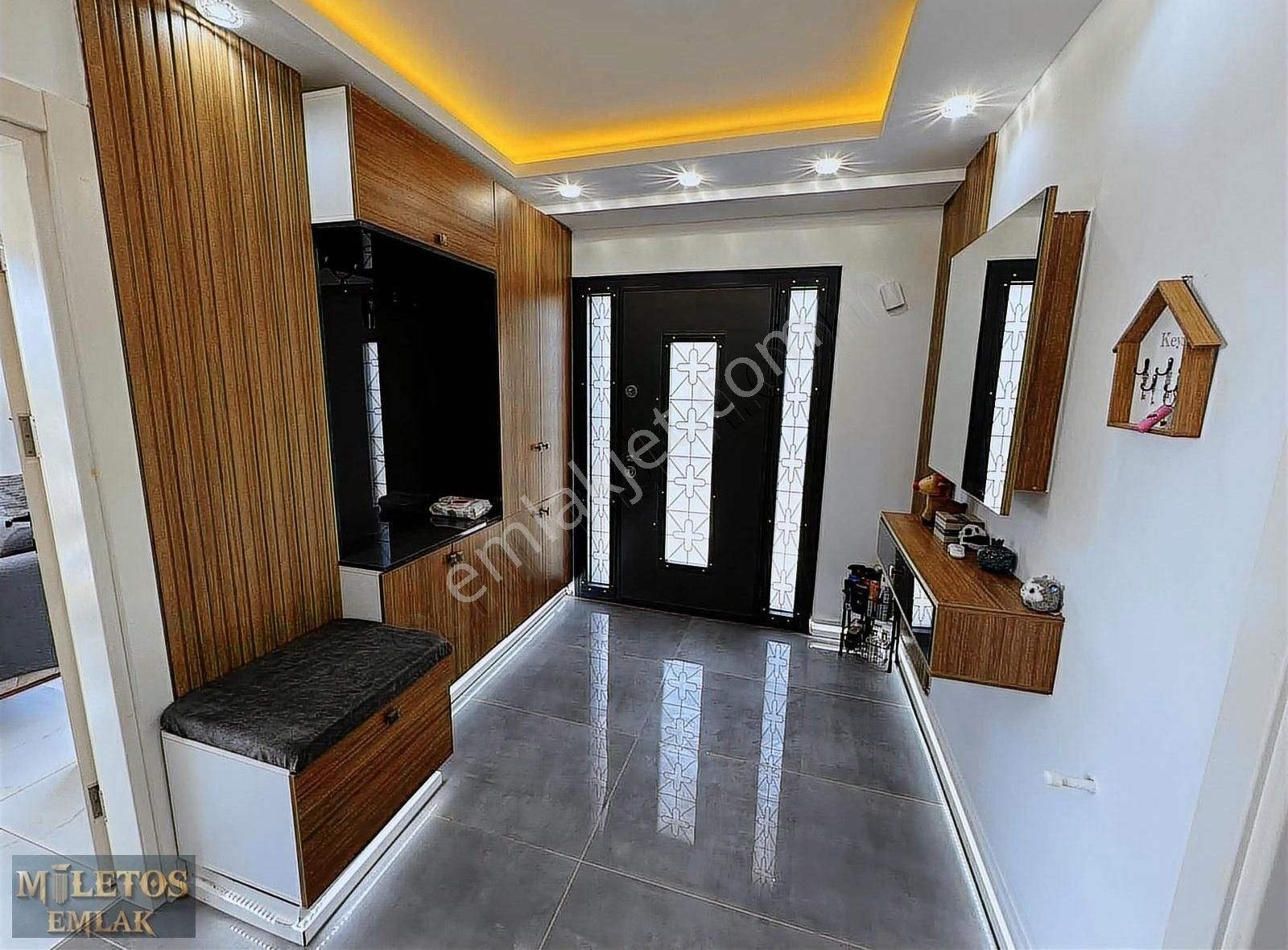 Didim Efeler'de Merkezde 4+1 Ayrı Mutfak Tam Müstakil Tripleks - Görsel 8