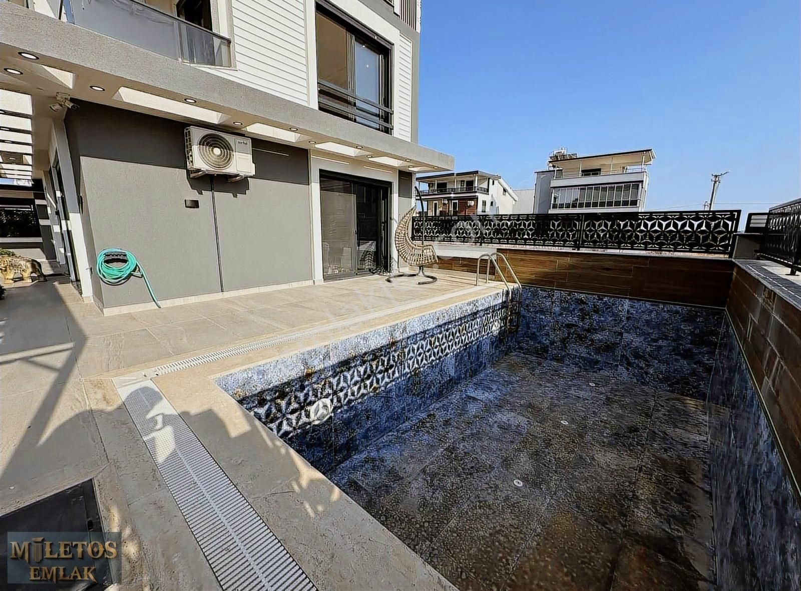 Didim Efeler'de Merkezde 4+1 Ayrı Mutfak Tam Müstakil Tripleks - Görsel 21