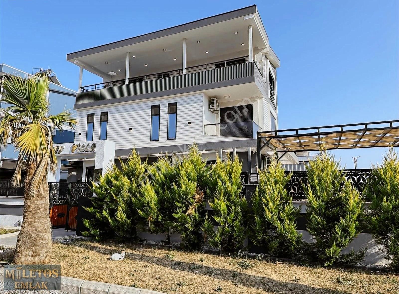 Didim Efeler'de Merkezde 4+1 Ayrı Mutfak Tam Müstakil Tripleks - Görsel 22