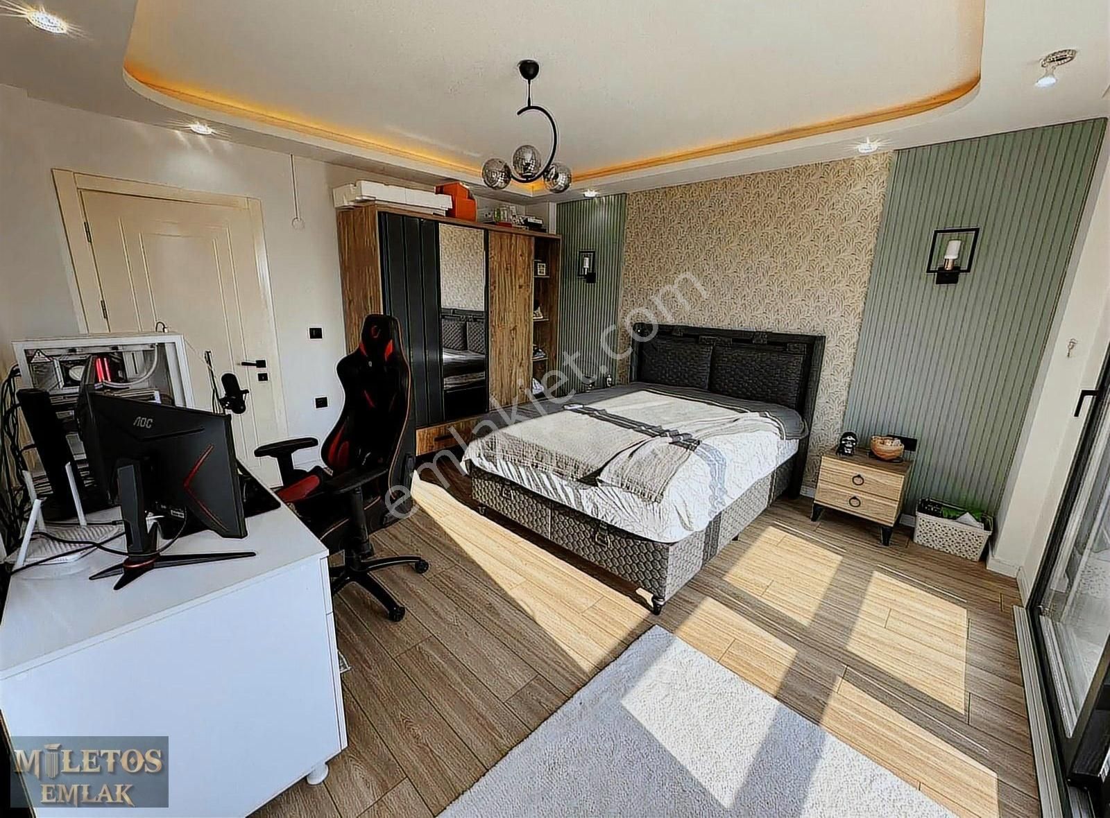 Didim Efeler'de Merkezde 4+1 Ayrı Mutfak Tam Müstakil Tripleks - Görsel 3