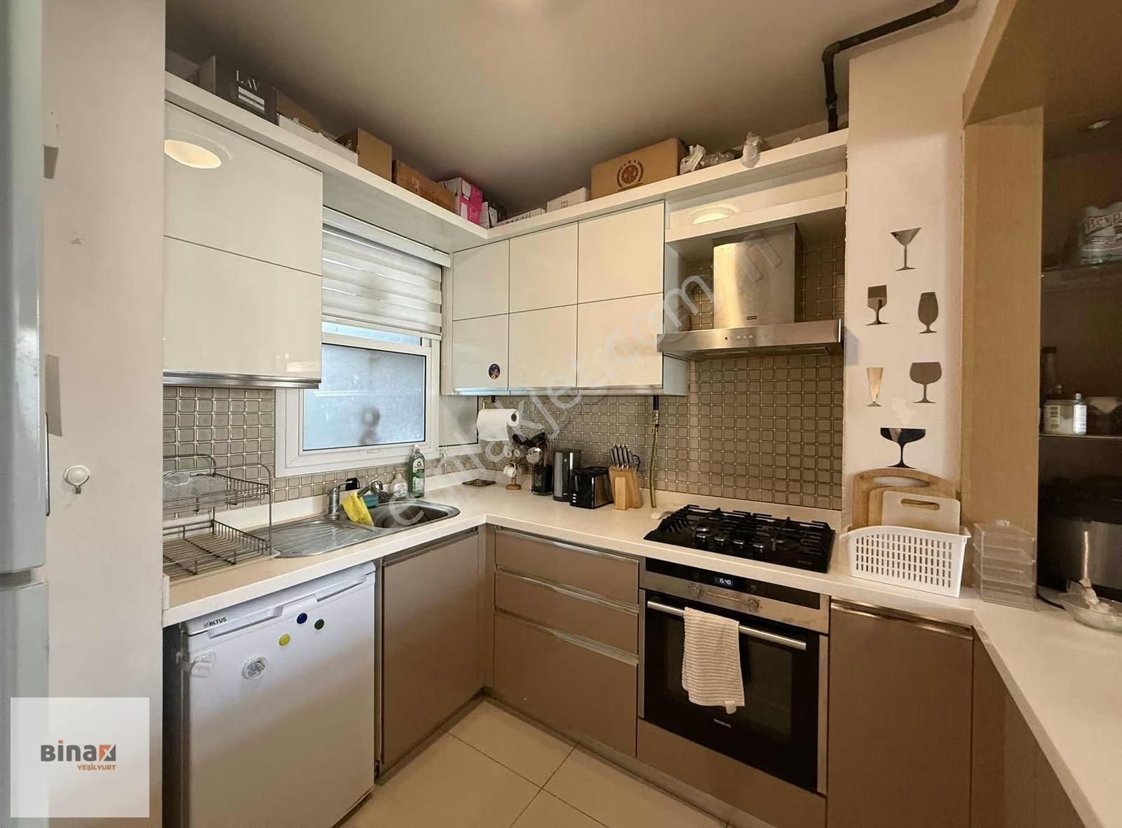 Alsancak Kordon Yakını Tadilatlı 3+1 Satılık Daire