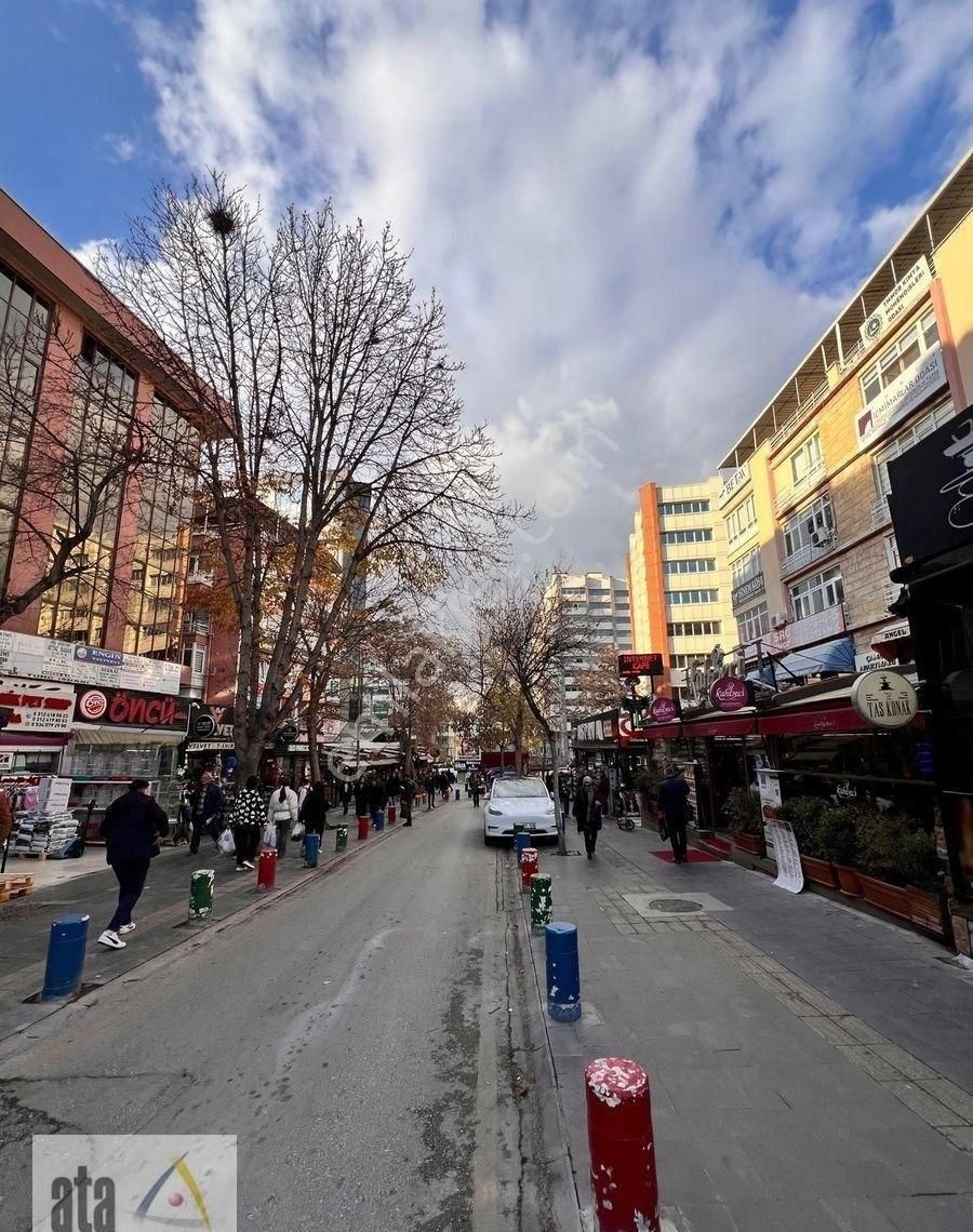Selanik Caddesinde Katta Tek Daire Asansörlü - Görsel 2
