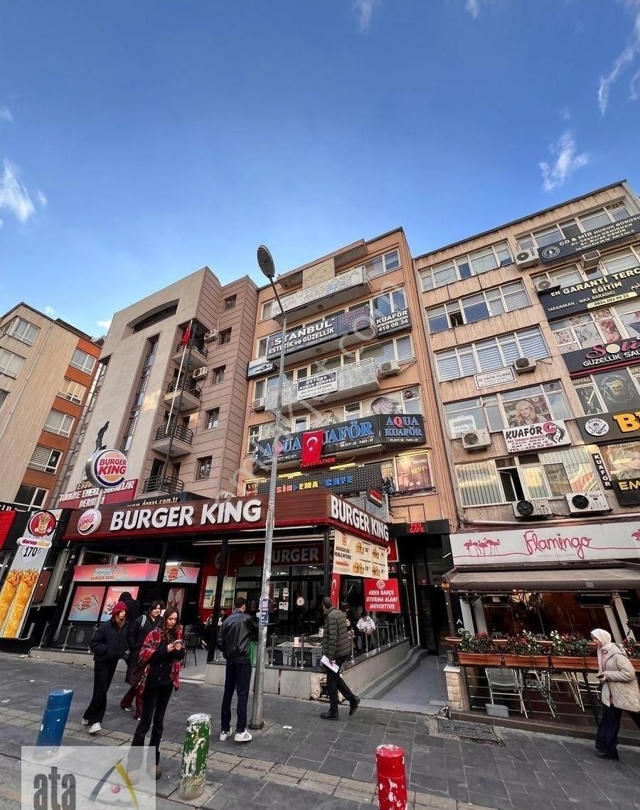 Selanik Caddesinde Katta Tek Daire Asansörlü - Görsel 4