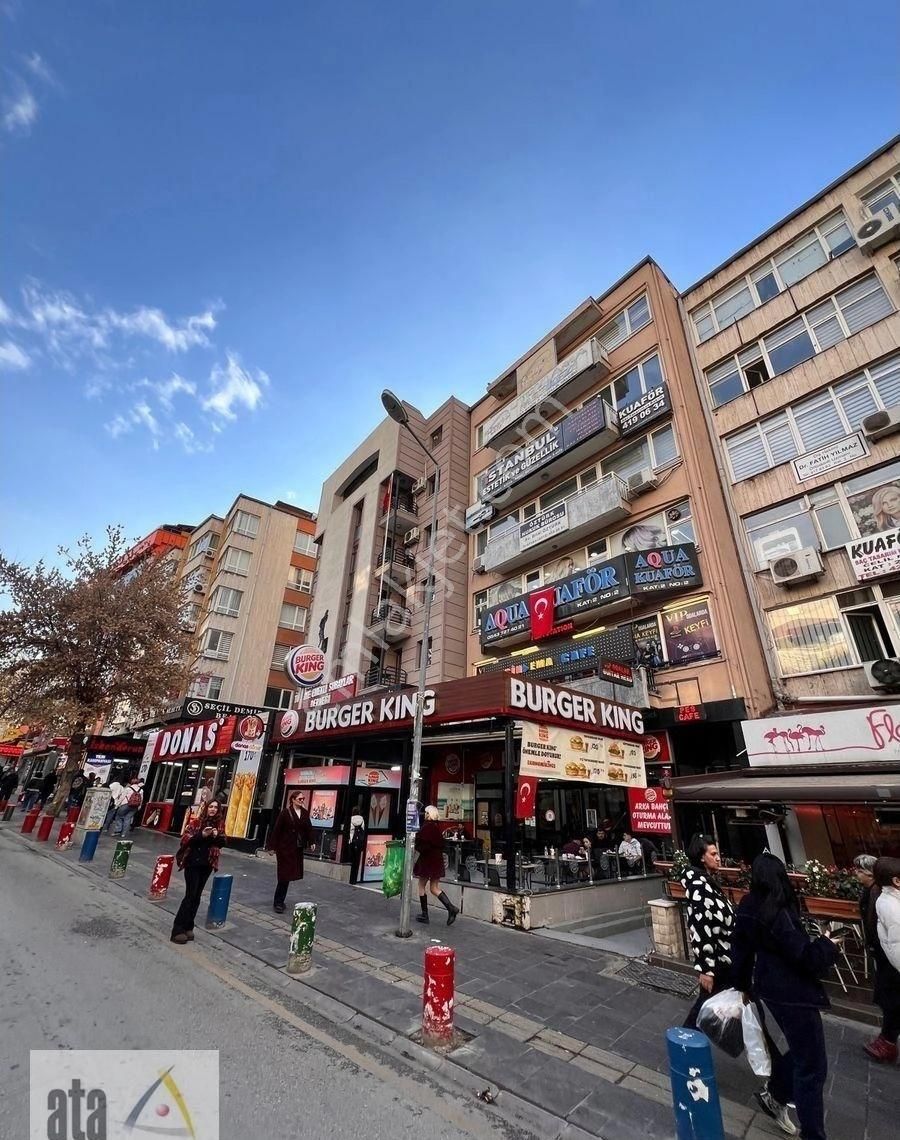 Selanik Caddesinde Katta Tek Daire Asansörlü - Görsel 13