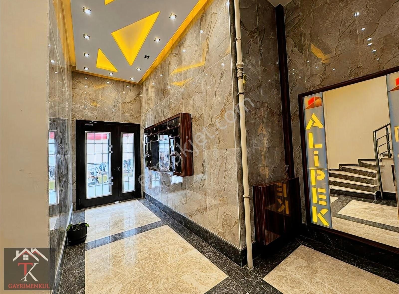 Tk'dan Merdivenköy'de Etrafı Açık Manzaralı Balkonlu Geniş 3+1 - Görsel 25