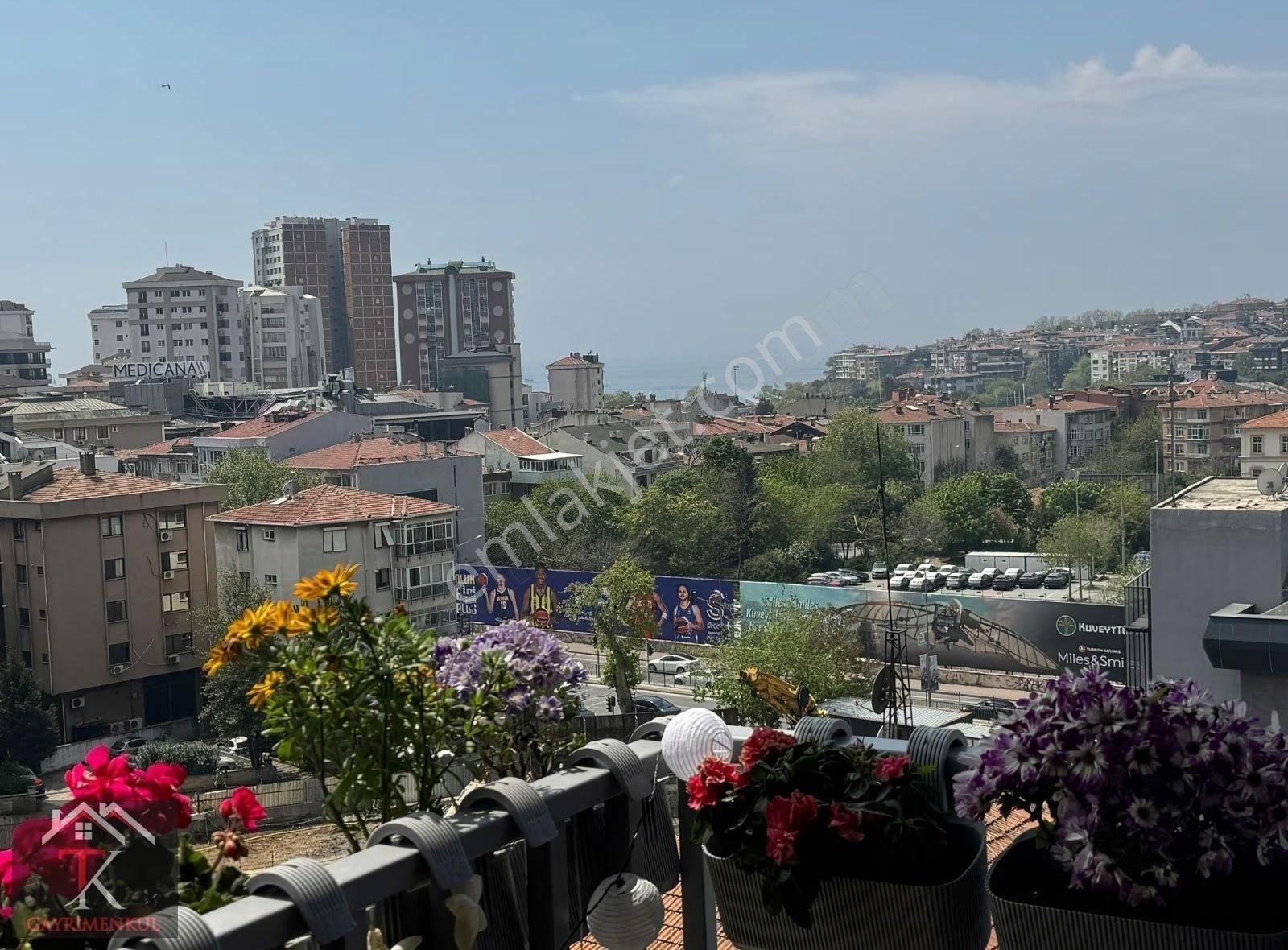 Tk'dan Zühtüpaşa'da Deniz Manzaralı Balkon + Teraslı 1+1 - Görsel 4