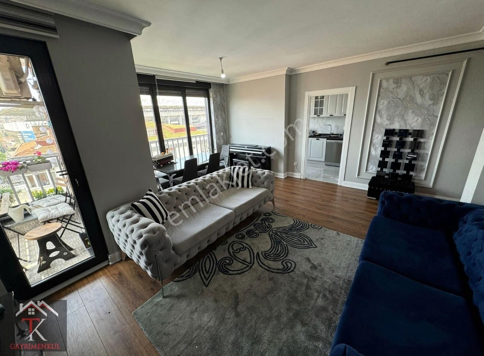 Tk'dan Zühtüpaşa'da Deniz Manzaralı Balkon + Teraslı 1+1 - Görsel 12