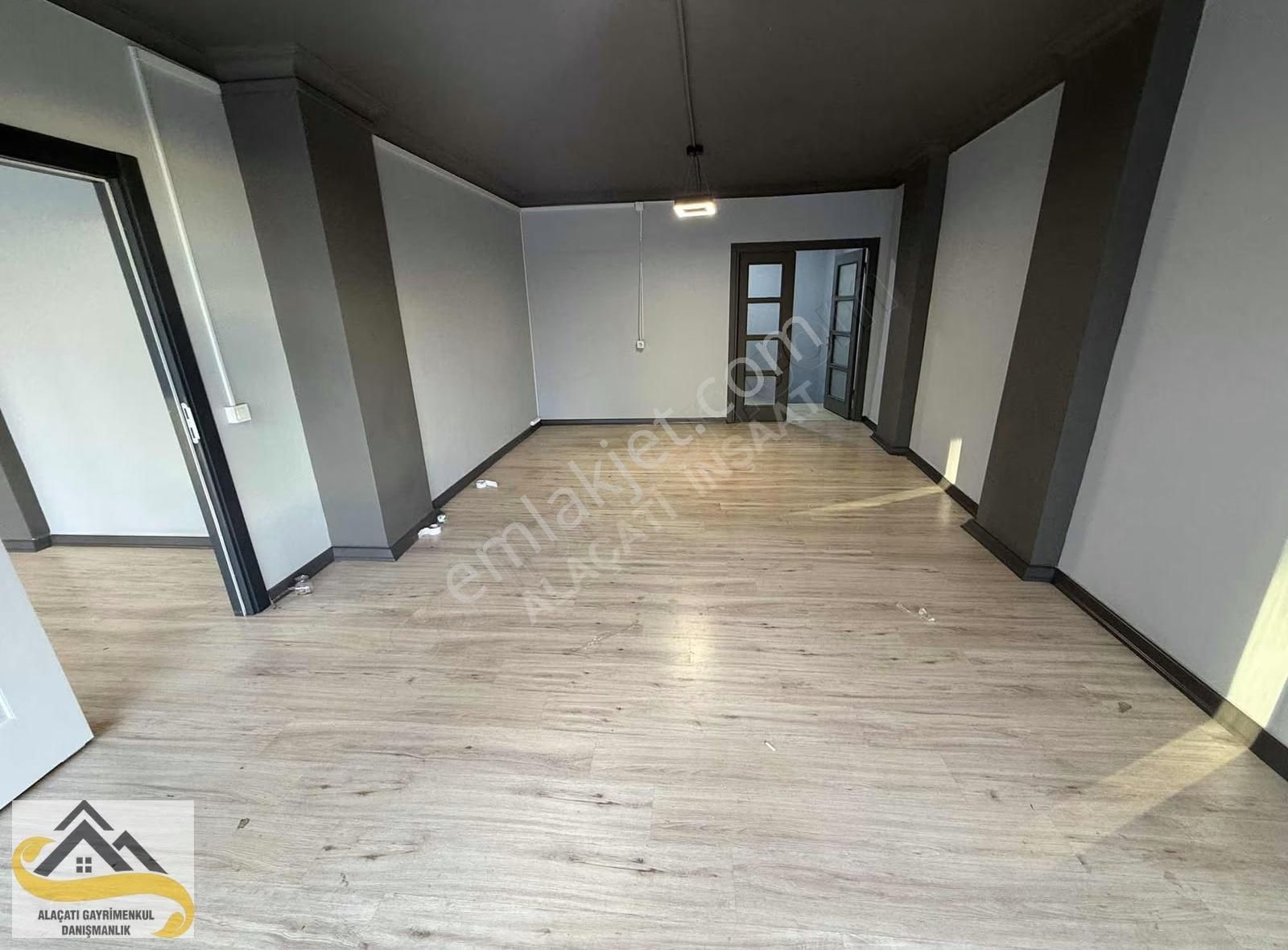 Alacatı İnş Gazi Vega Avm Karşisi 2 Katlı Kiralik Dükkan - Görsel 12