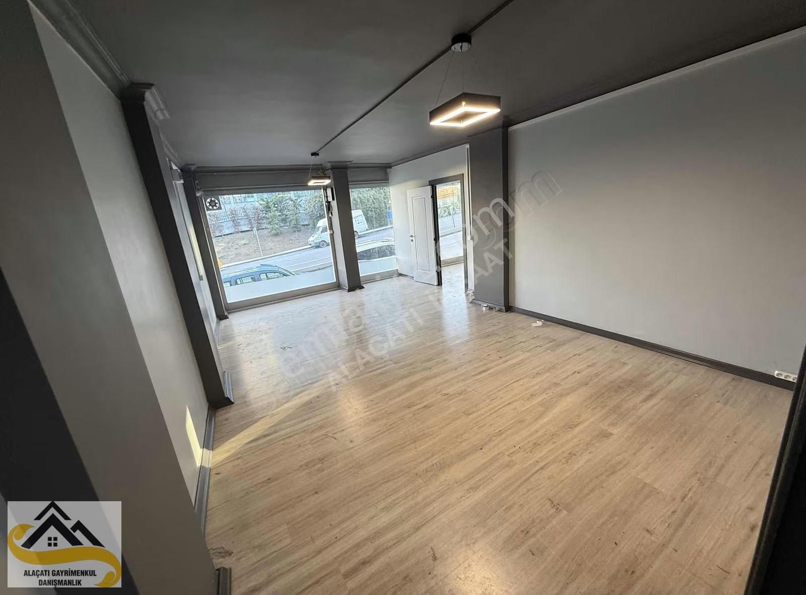 Alacatı İnş Gazi Vega Avm Karşisi 2 Katlı Kiralik Dükkan - Görsel 24
