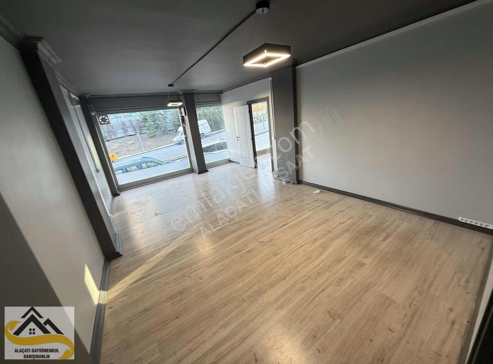 Alacatı İnş Gazi Vega Avm Karşisi 2 Katlı Kiralik Dükkan - Görsel 2