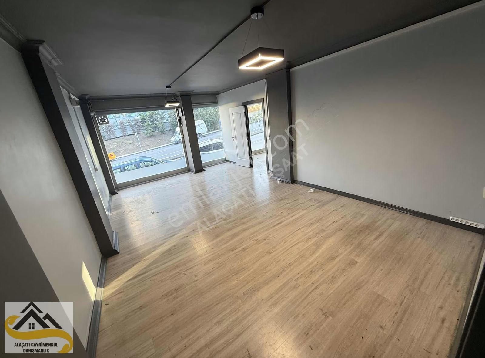 Alacatı İnş Gazi Vega Avm Karşisi 2 Katlı Kiralik Dükkan - Görsel 25